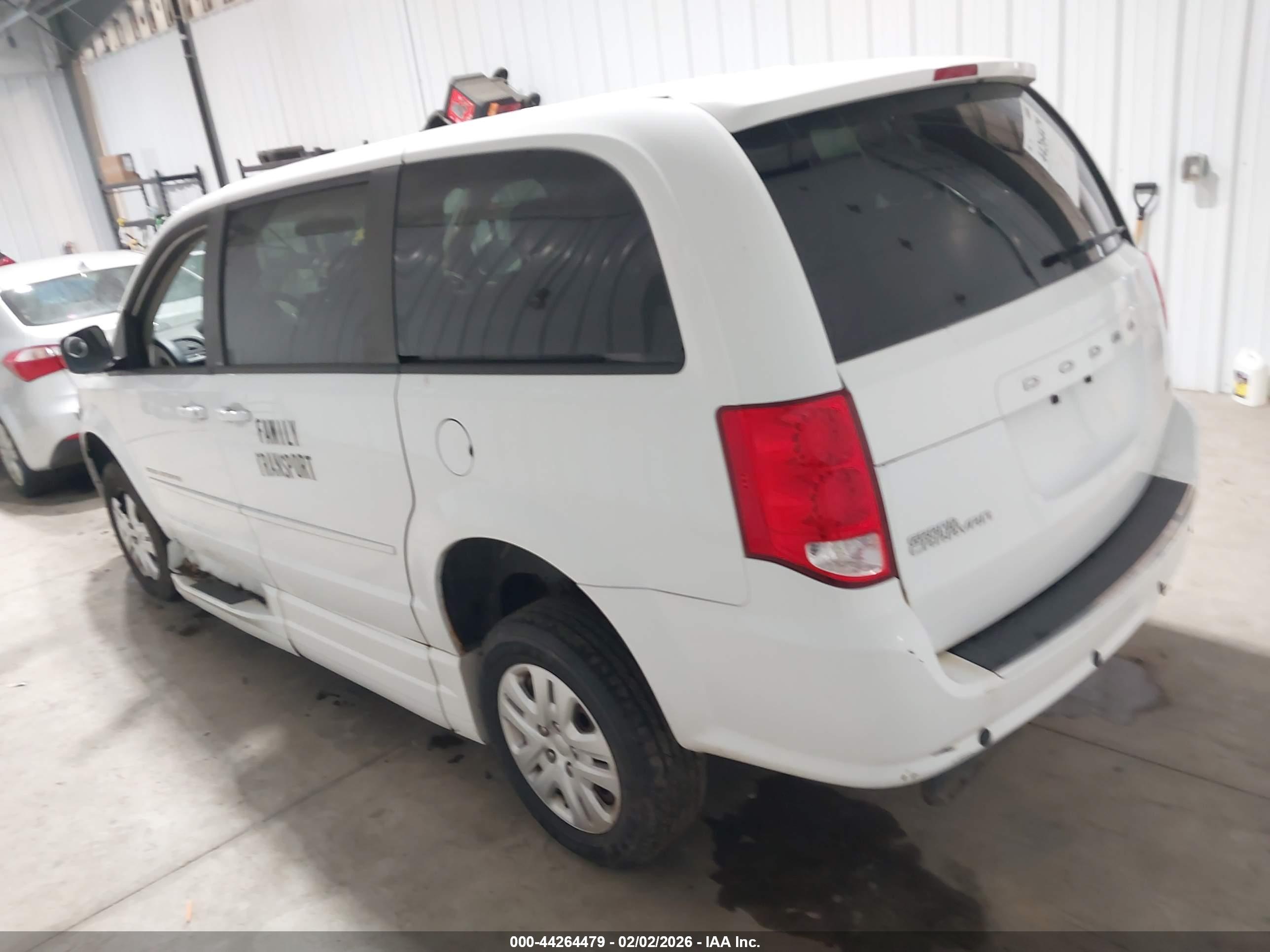 DODGE GRAND image 3
