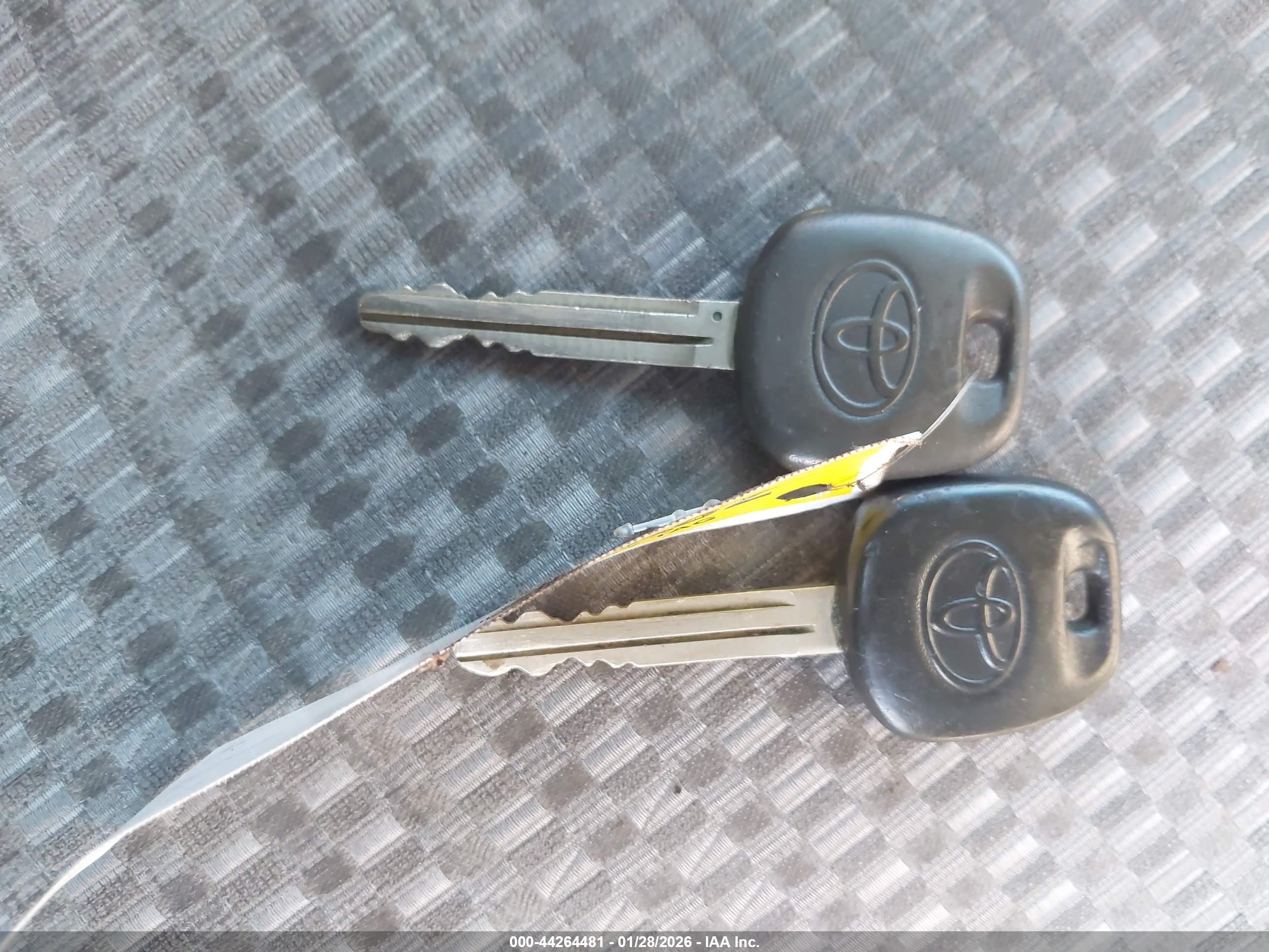 TOYOTA 4RUNNER image 11