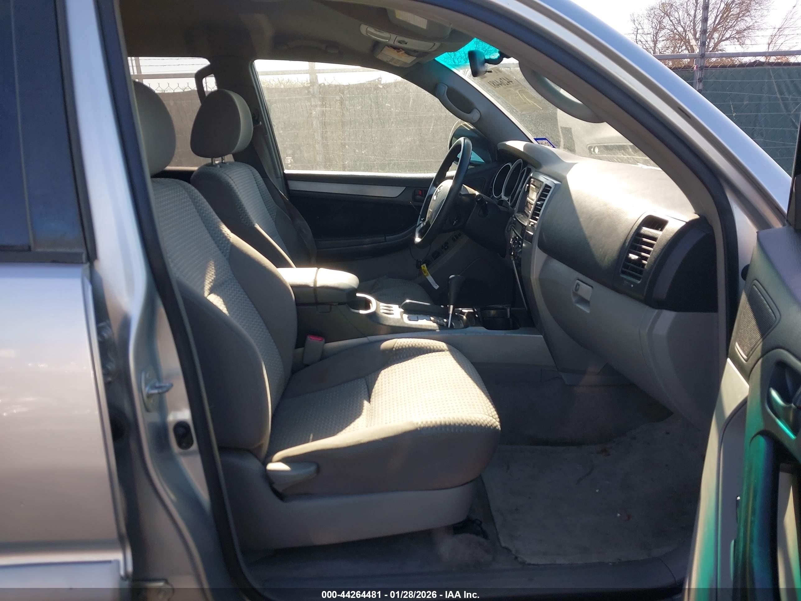 TOYOTA 4RUNNER image 5