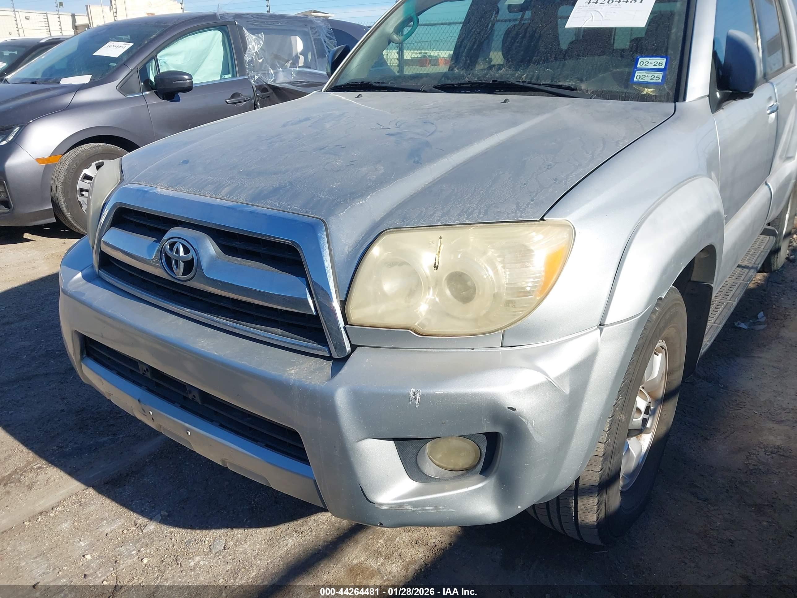 TOYOTA 4RUNNER image 6