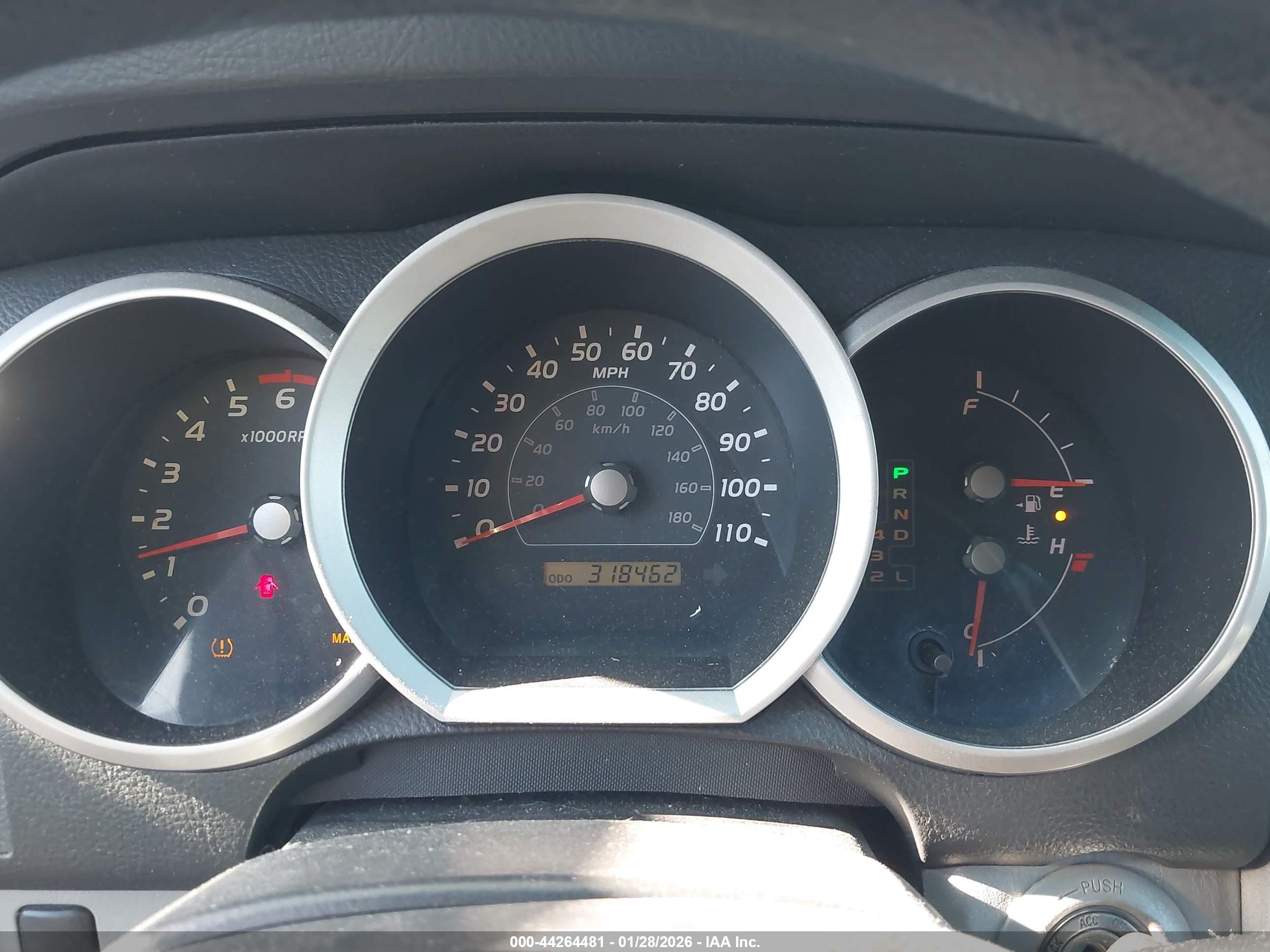 TOYOTA 4RUNNER image 7
