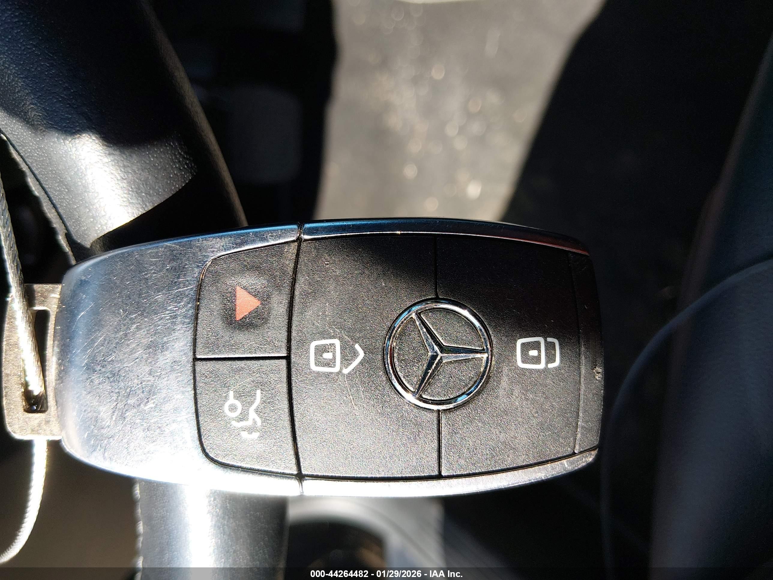 MERCEDES-BENZ CLA image 11