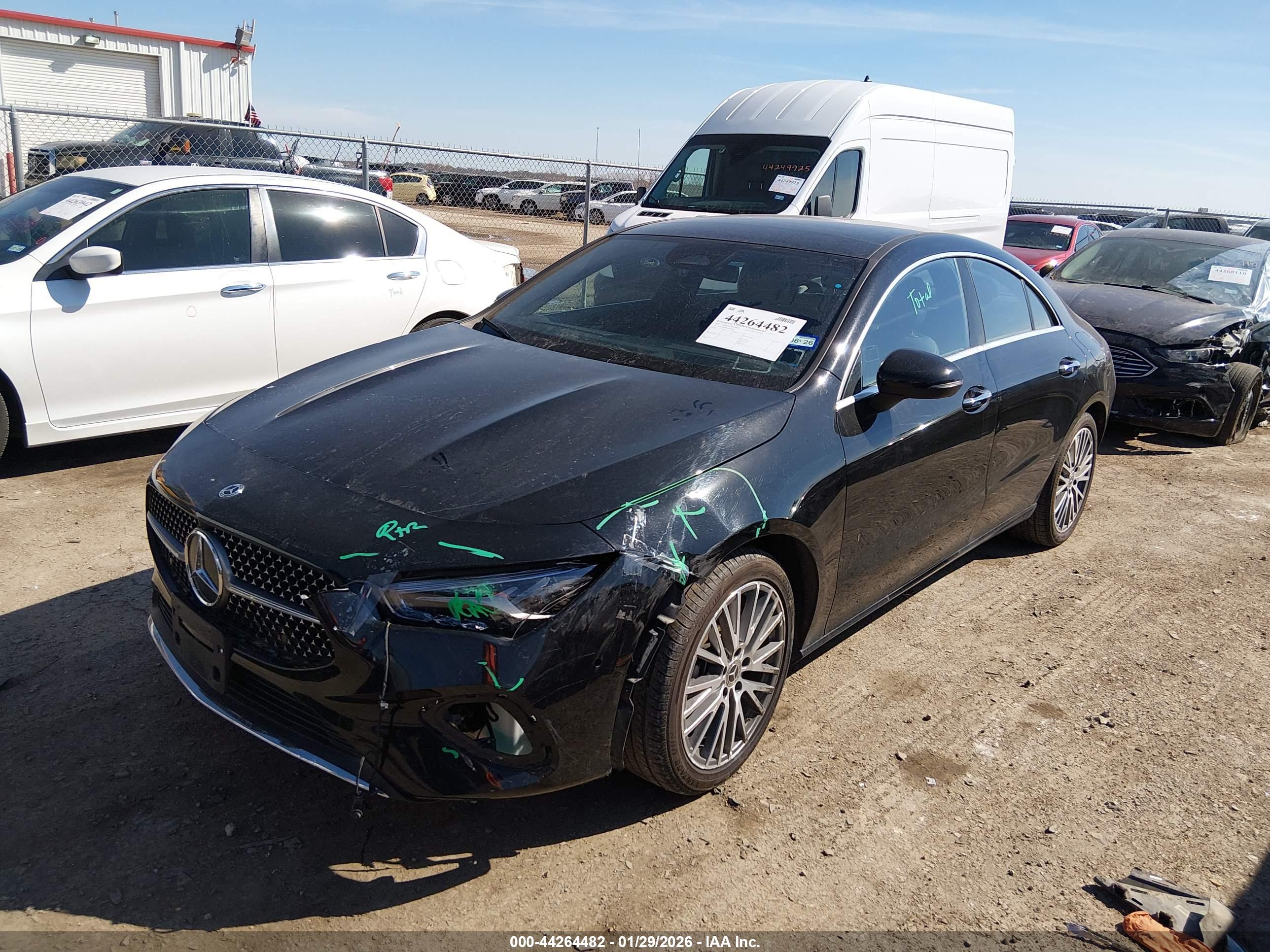 MERCEDES-BENZ CLA image 2