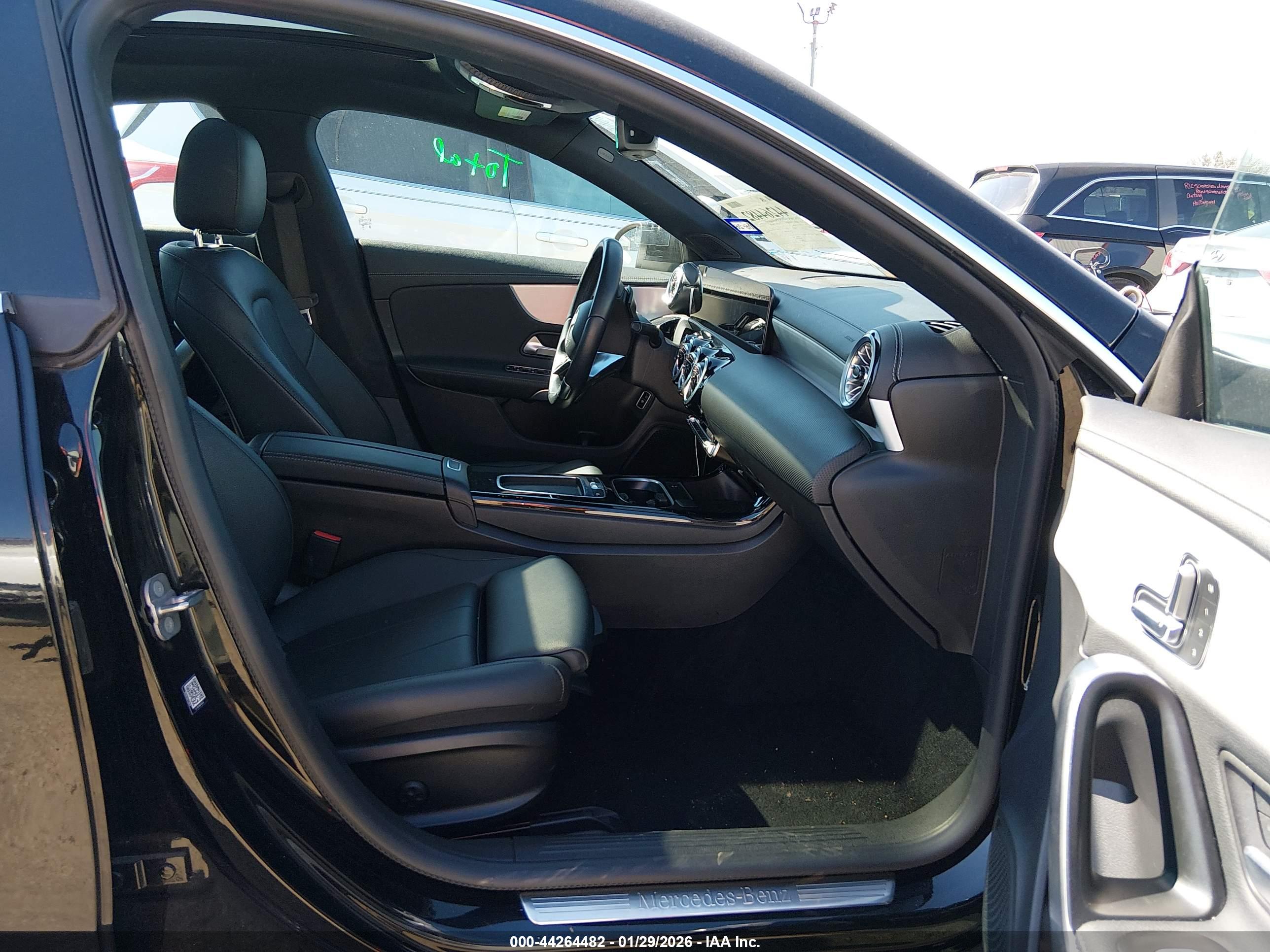 MERCEDES-BENZ CLA image 5