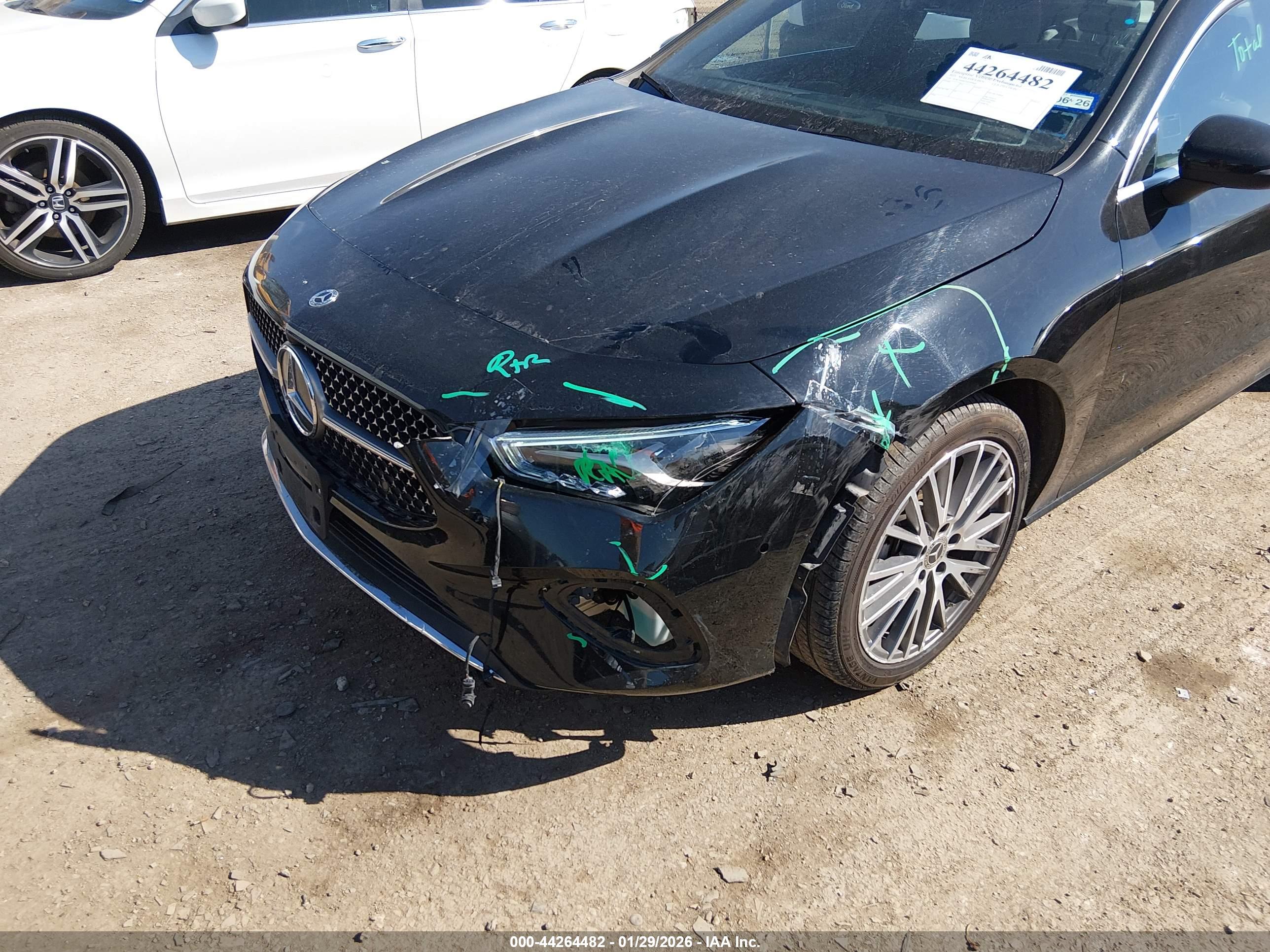 MERCEDES-BENZ CLA image 6