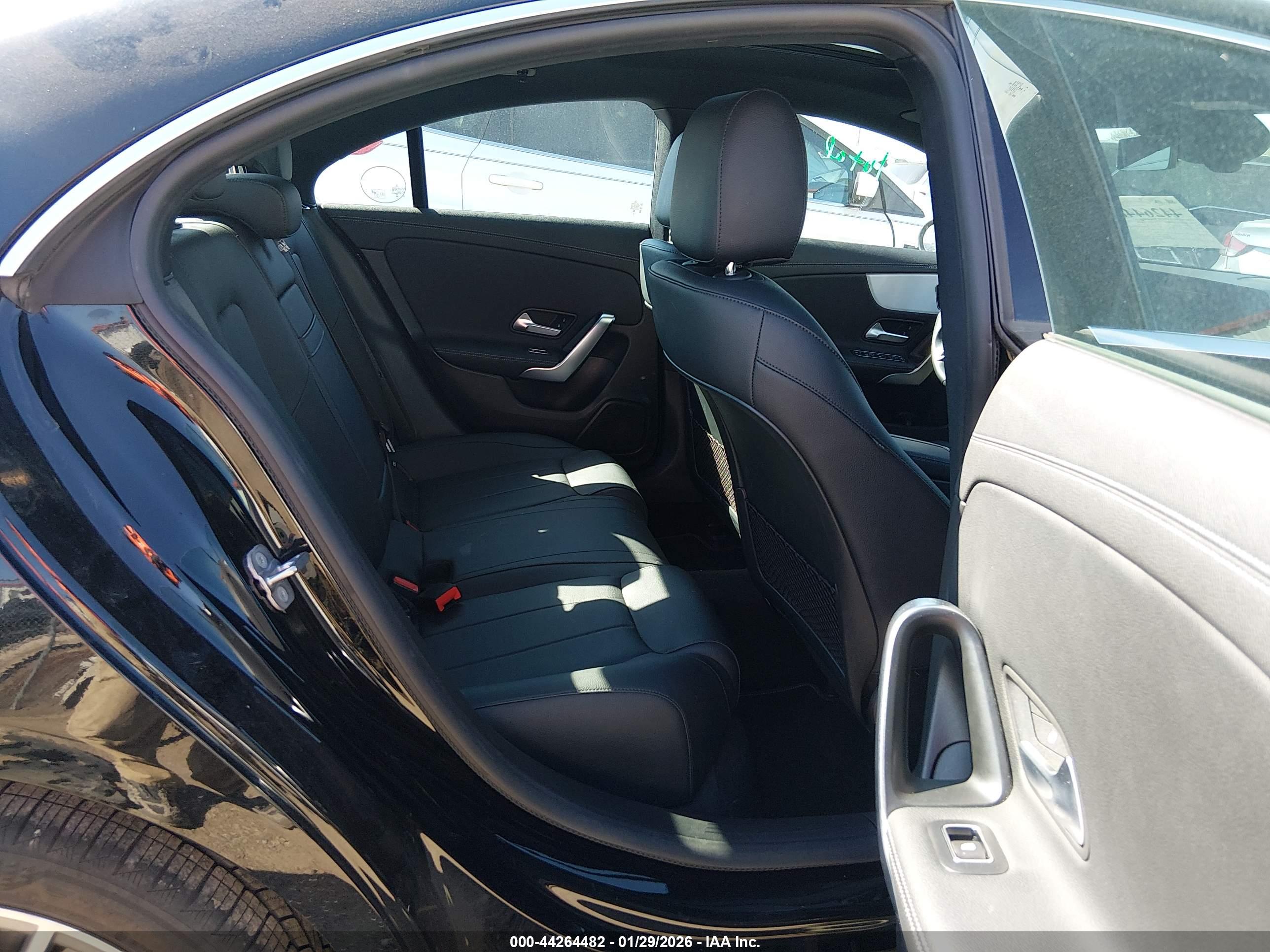 MERCEDES-BENZ CLA image 8
