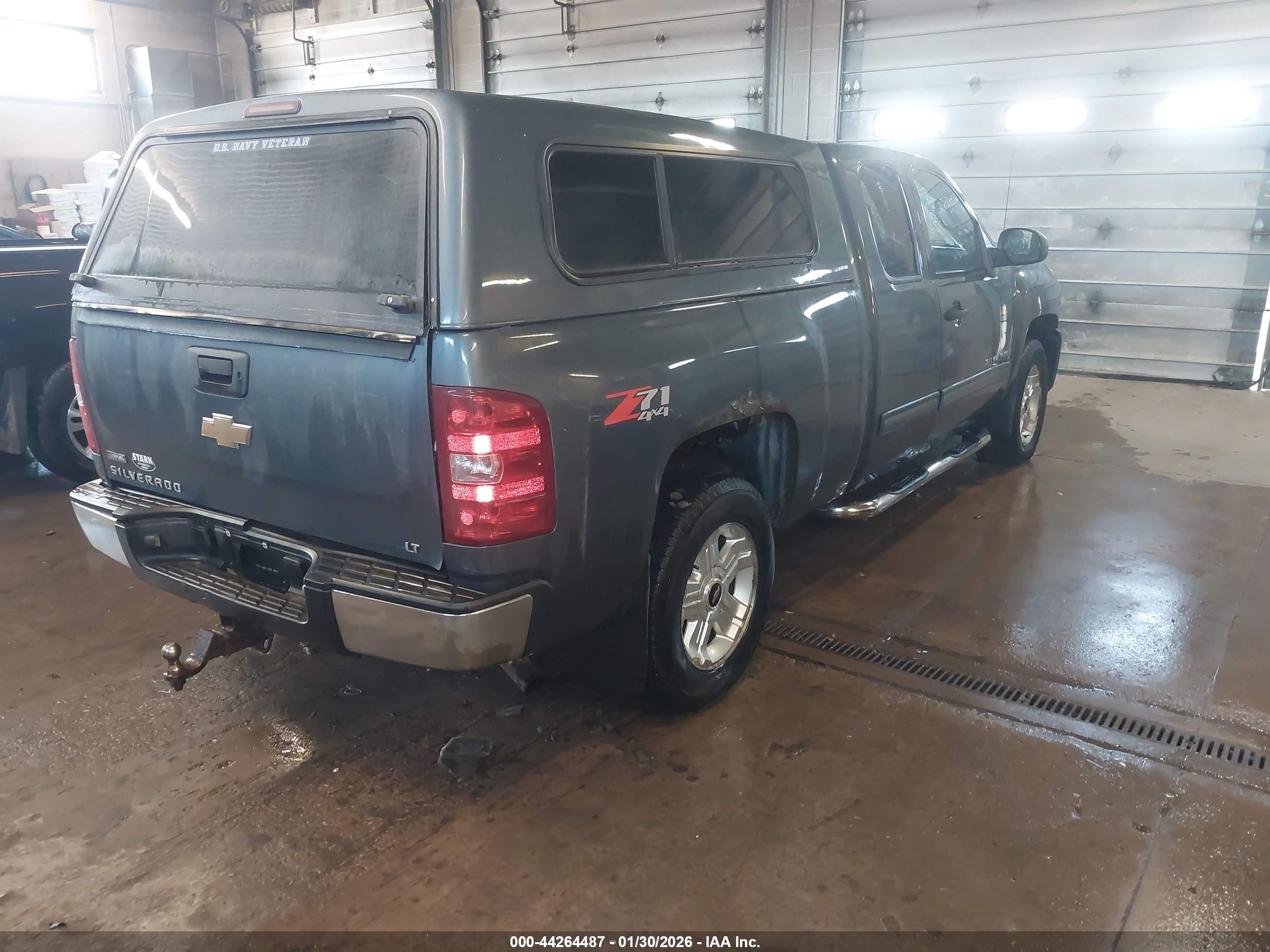 CHEVROLET SILVERADO image 4
