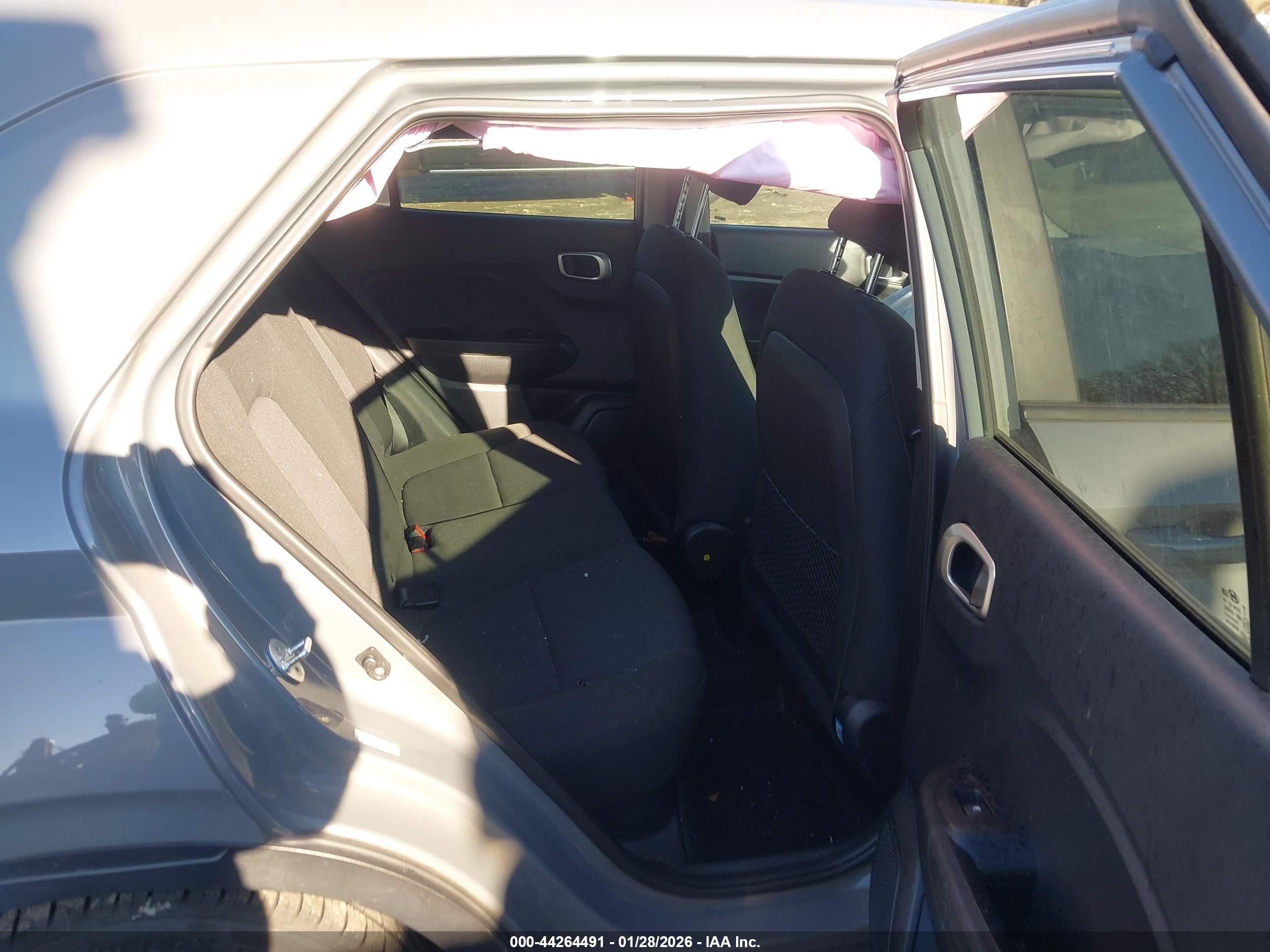 HYUNDAI VENUE image 8