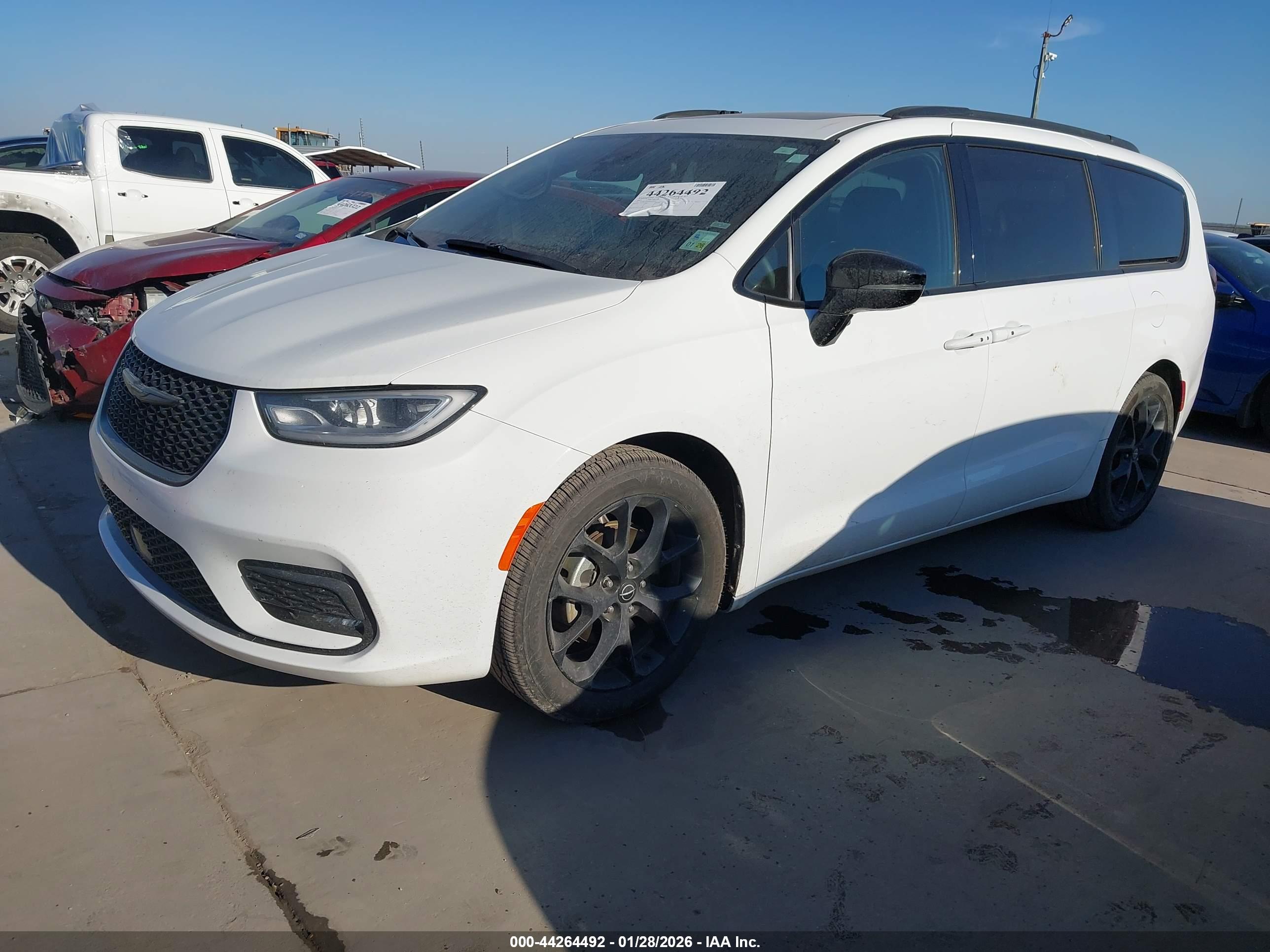 CHRYSLER PACIFICA image 2