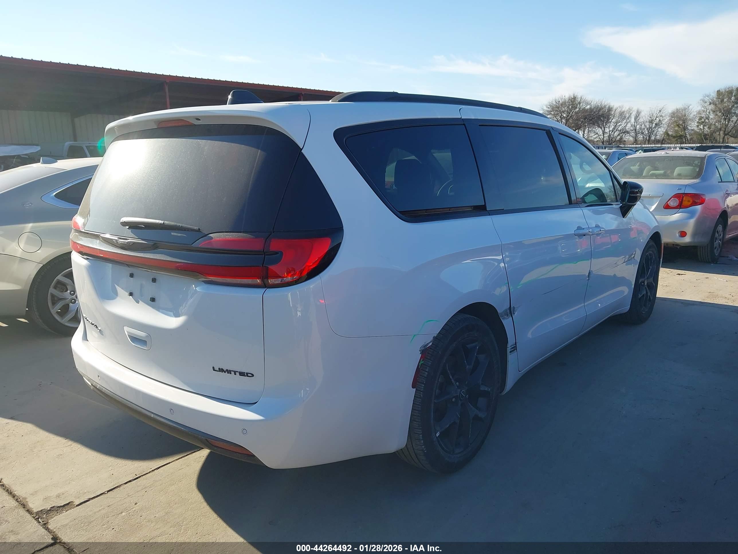 CHRYSLER PACIFICA image 4