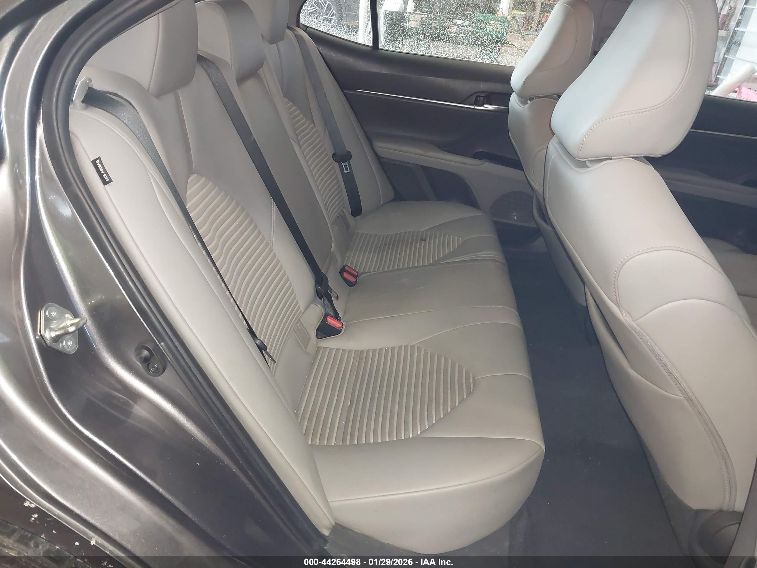 TOYOTA CAMRY image 8