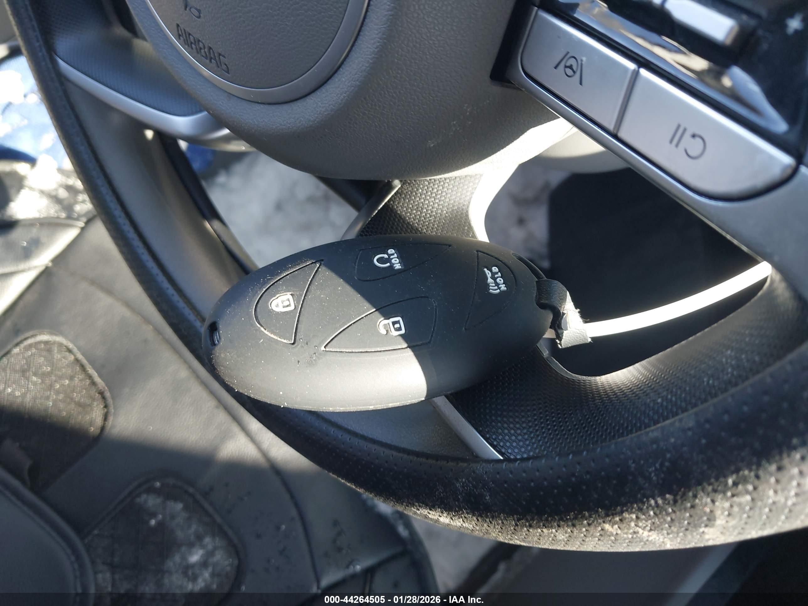 HYUNDAI ELANTRA image 11