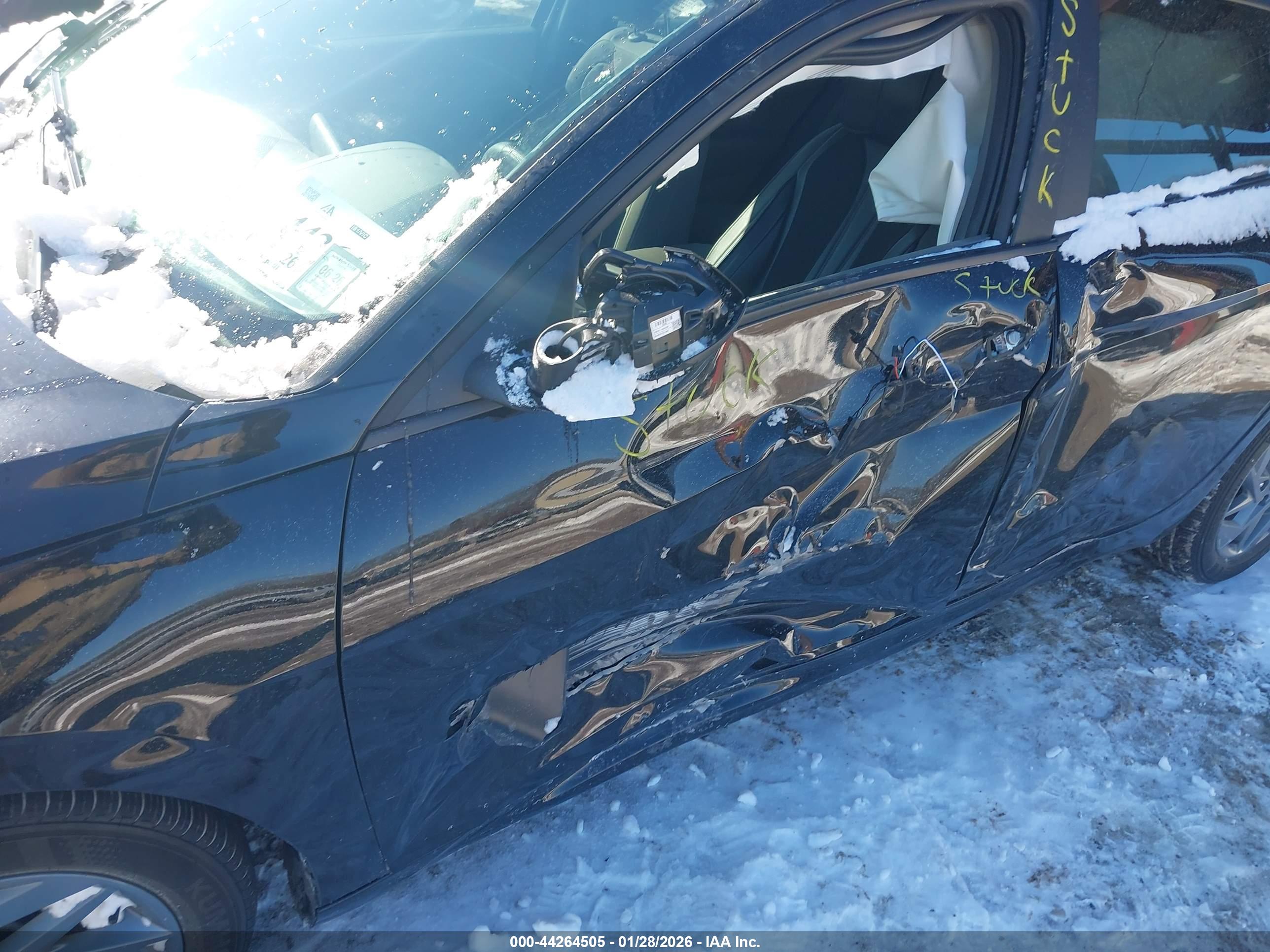 HYUNDAI ELANTRA image 6