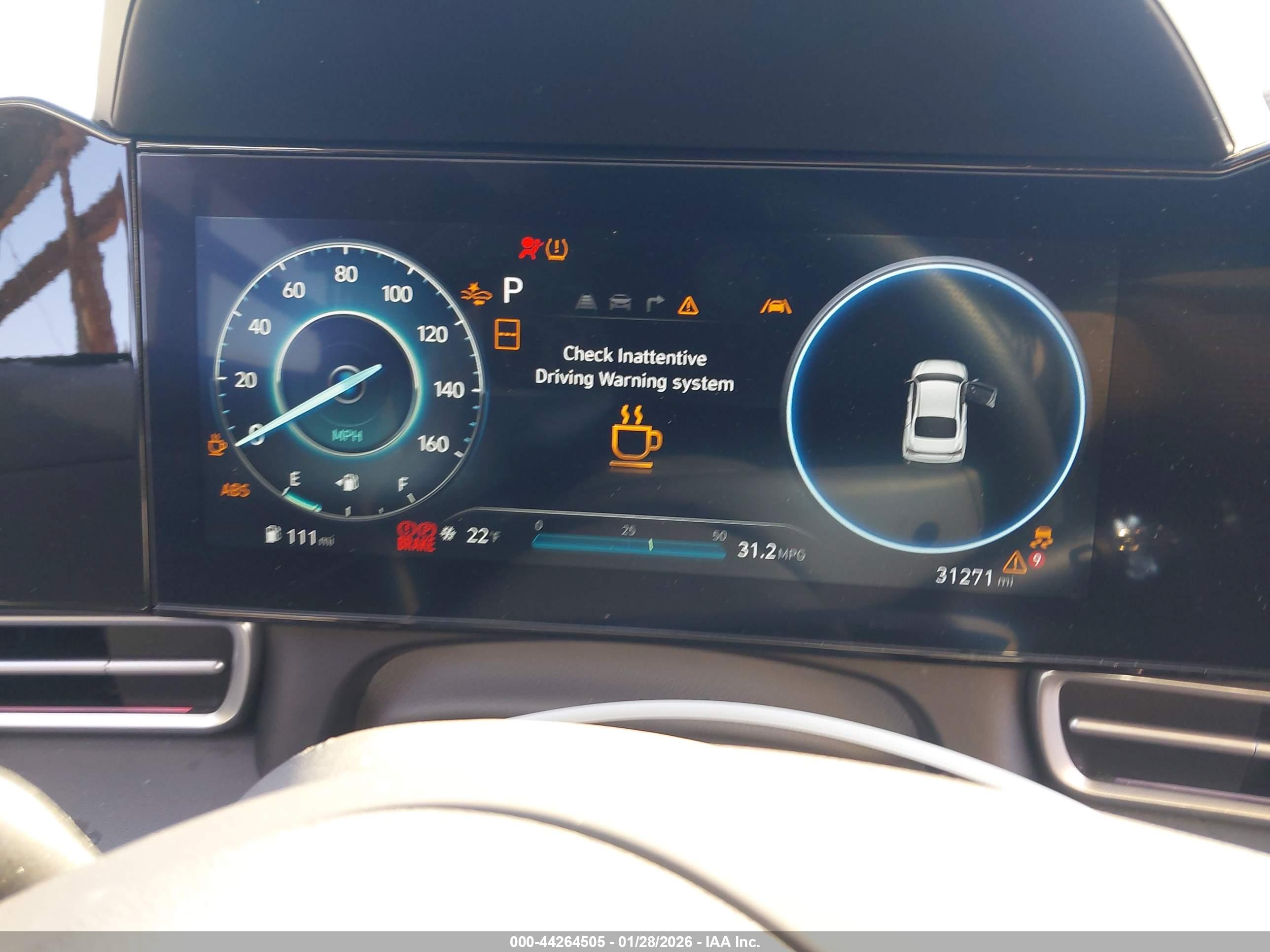 HYUNDAI ELANTRA image 7