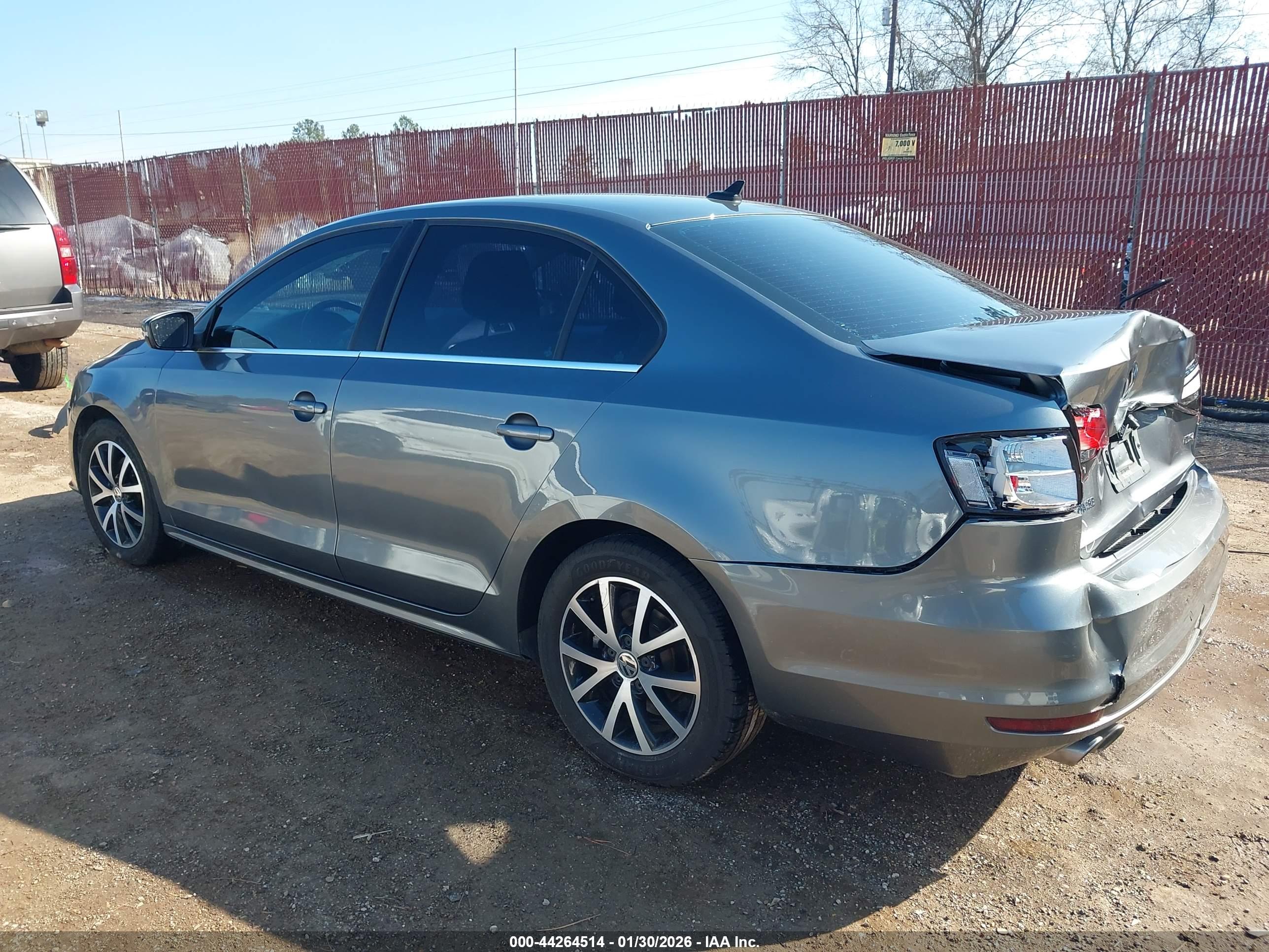 VOLKSWAGEN JETTA image 3