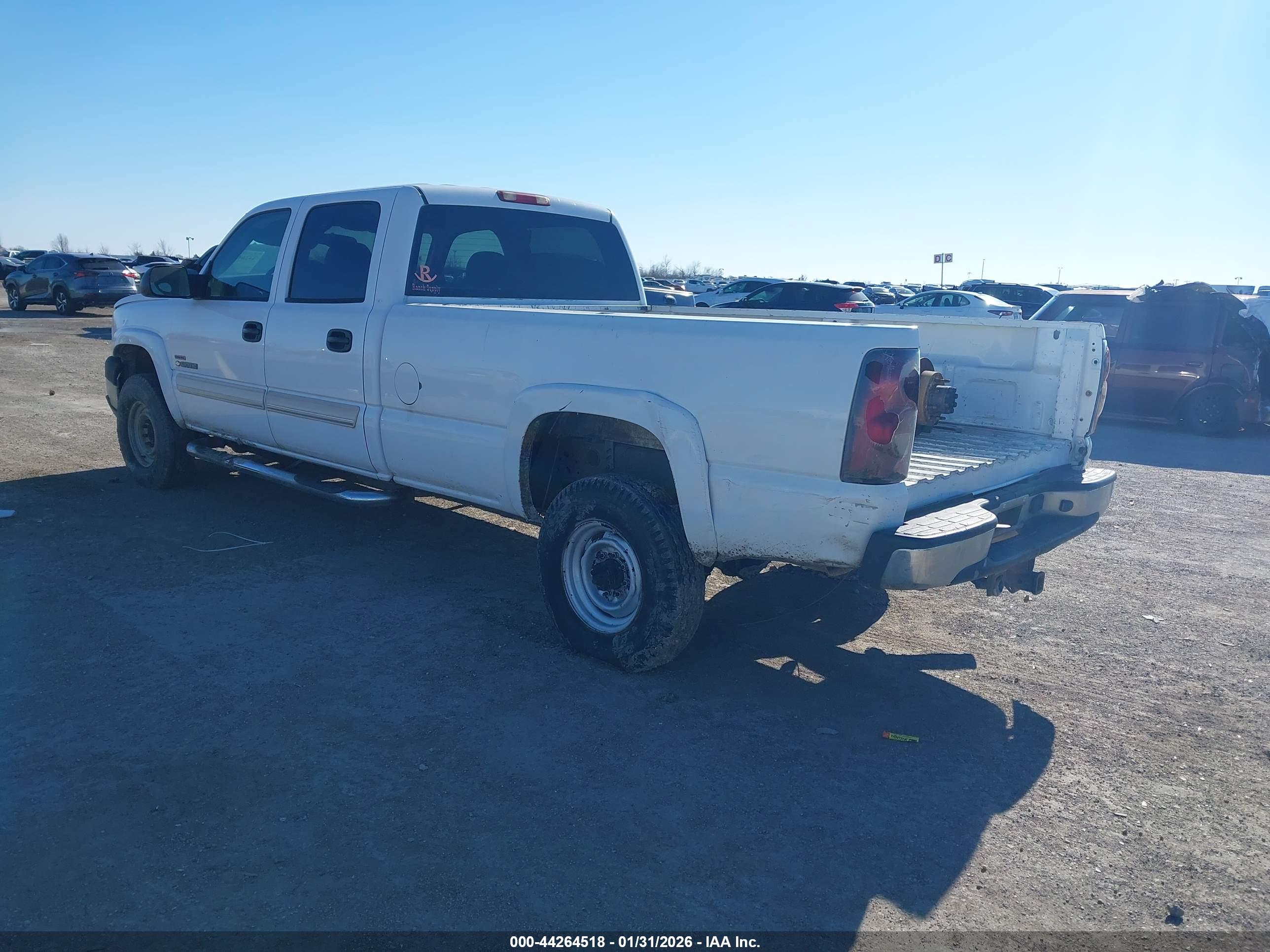 CHEVROLET SILVERADO image 3
