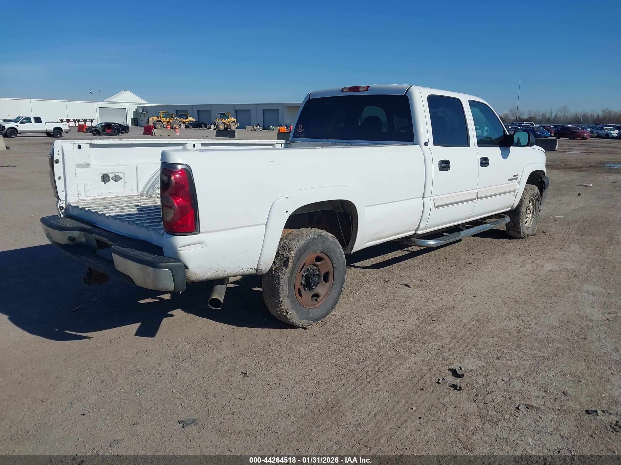 CHEVROLET SILVERADO image 4