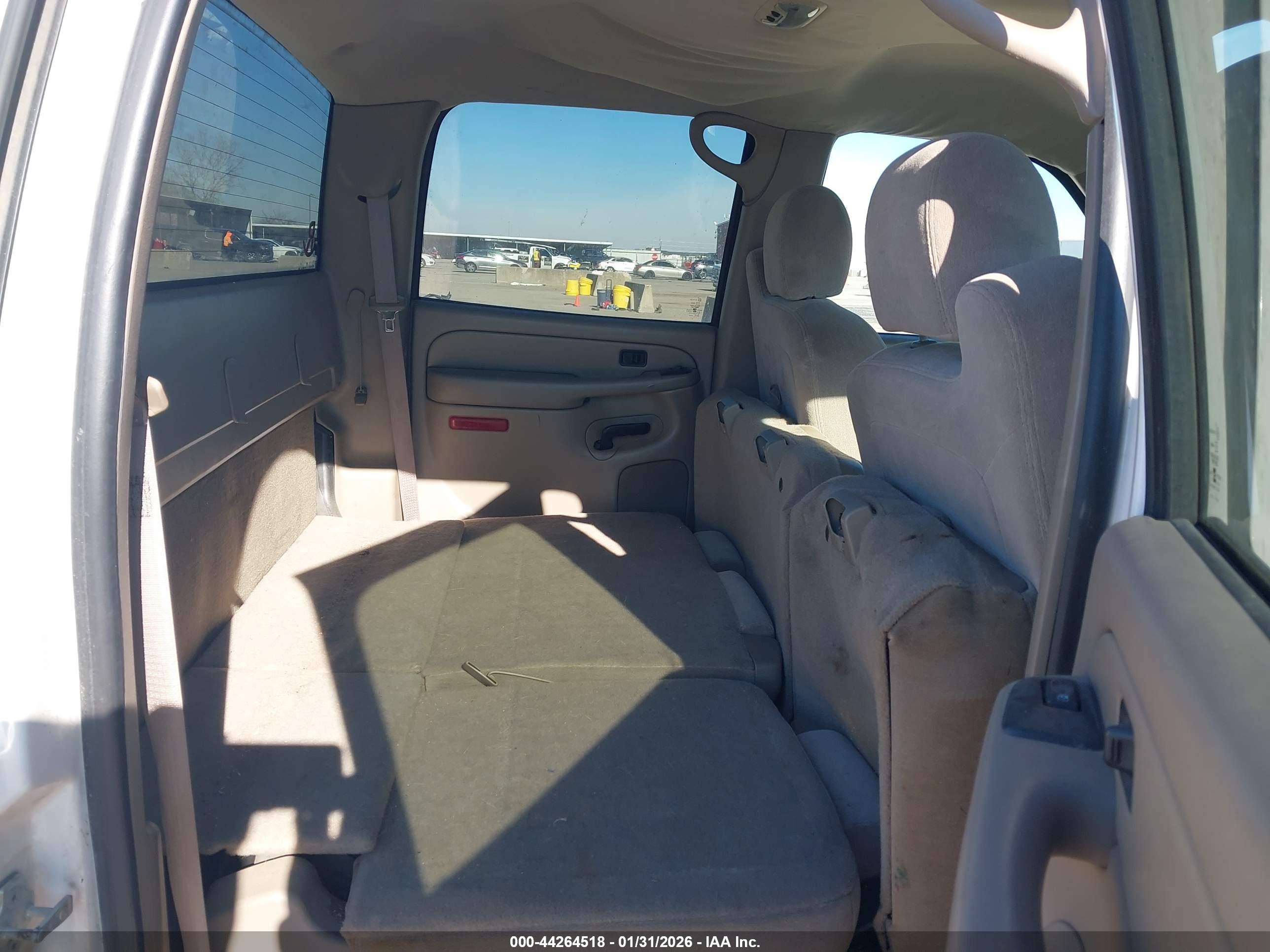 CHEVROLET SILVERADO image 8