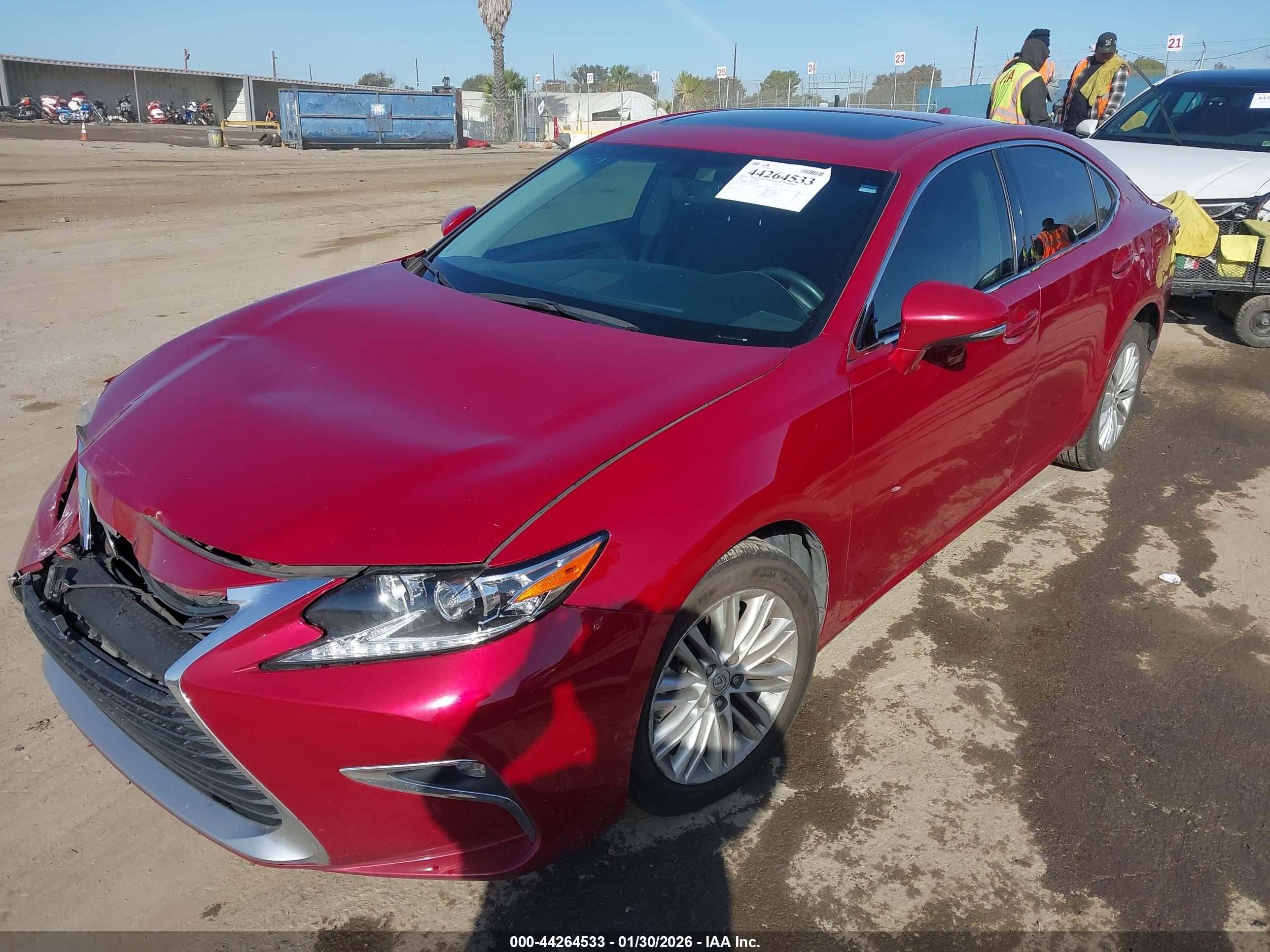 LEXUS ES image 2