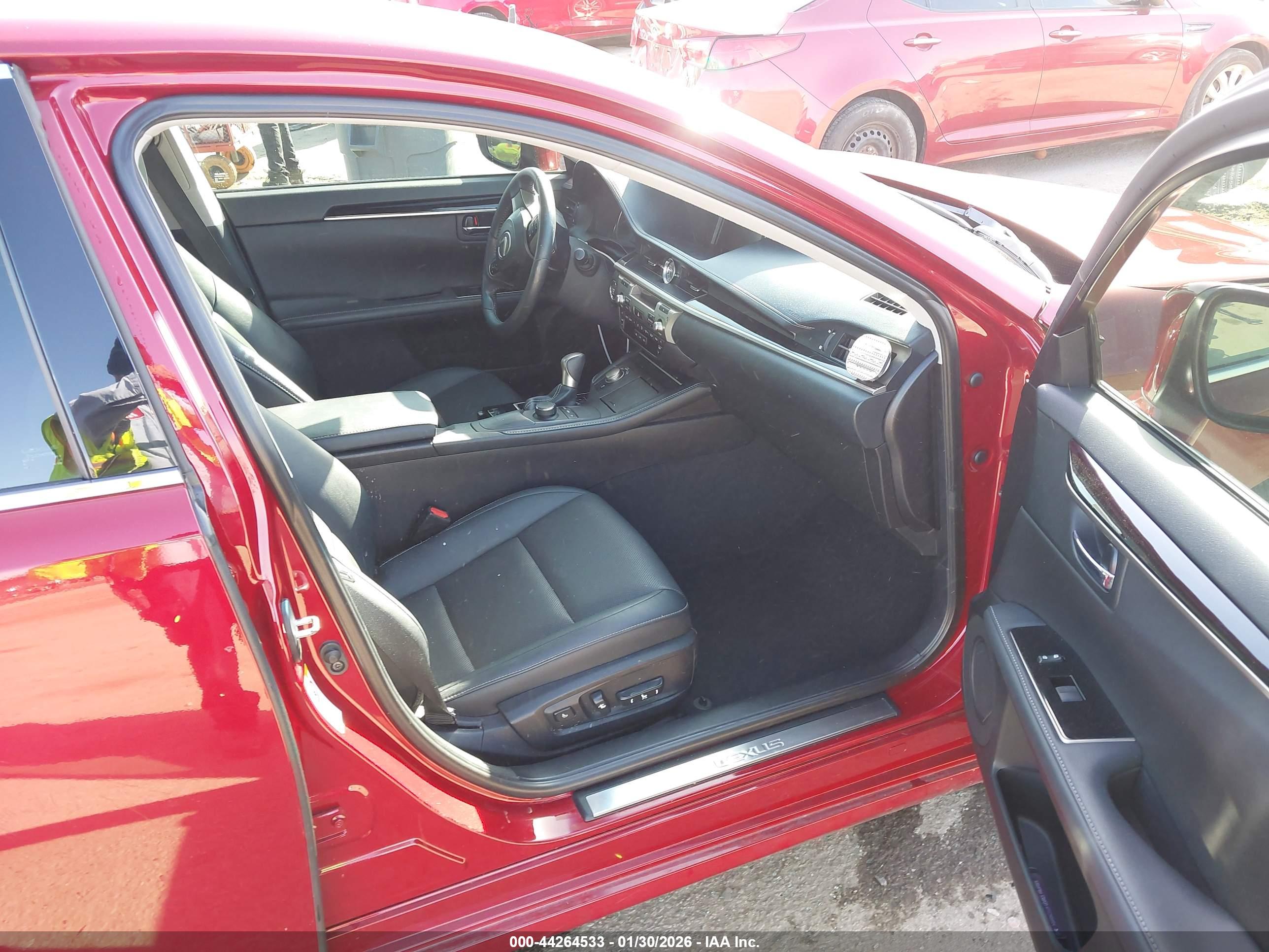 LEXUS ES image 5