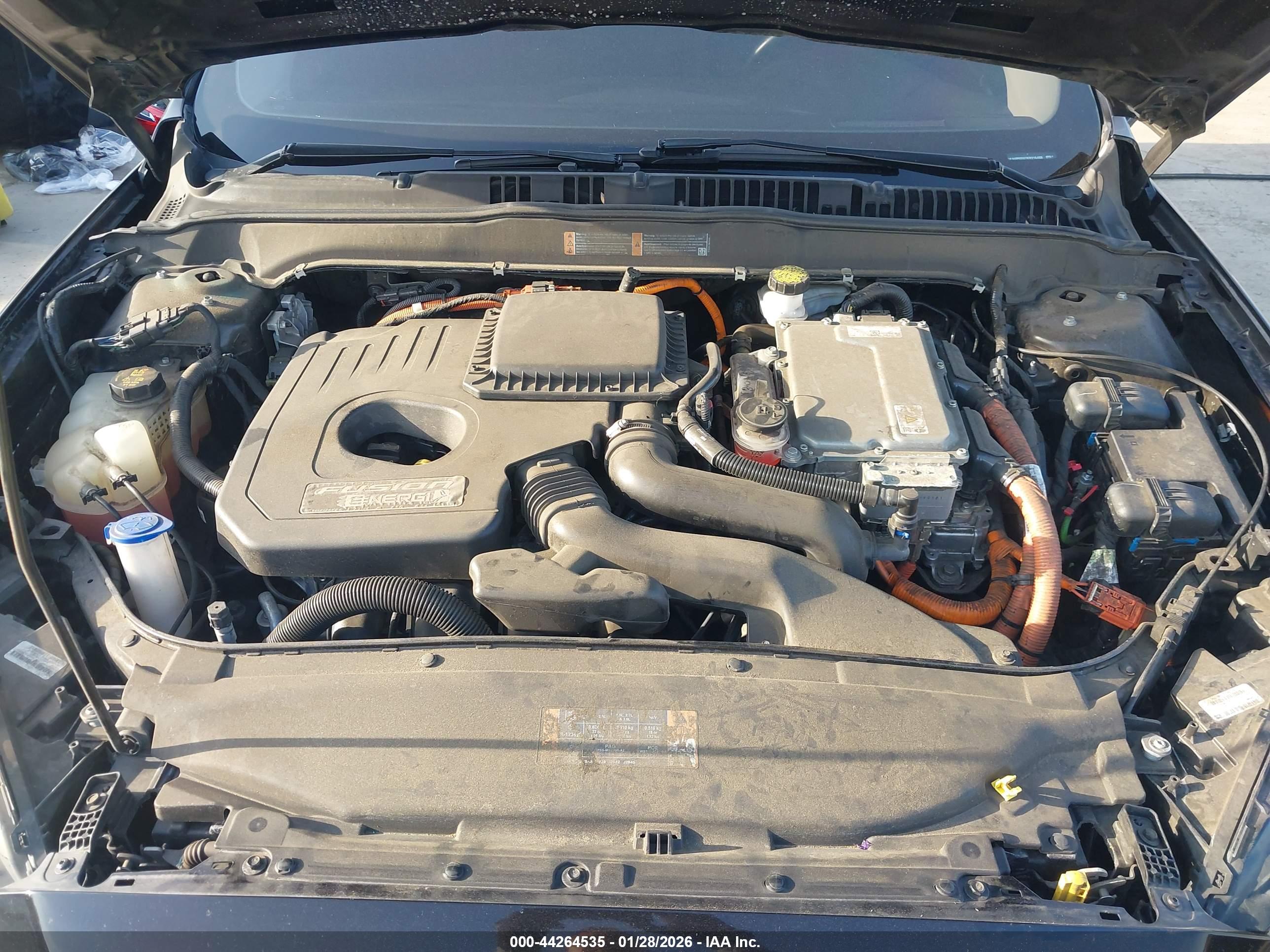 FORD FUSION image 10
