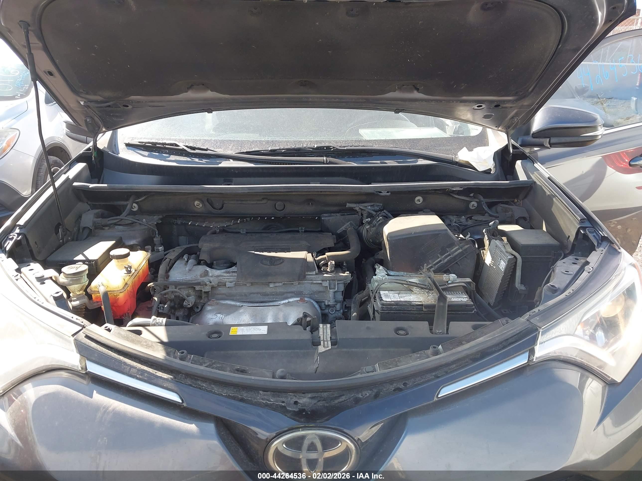 TOYOTA RAV4 image 10