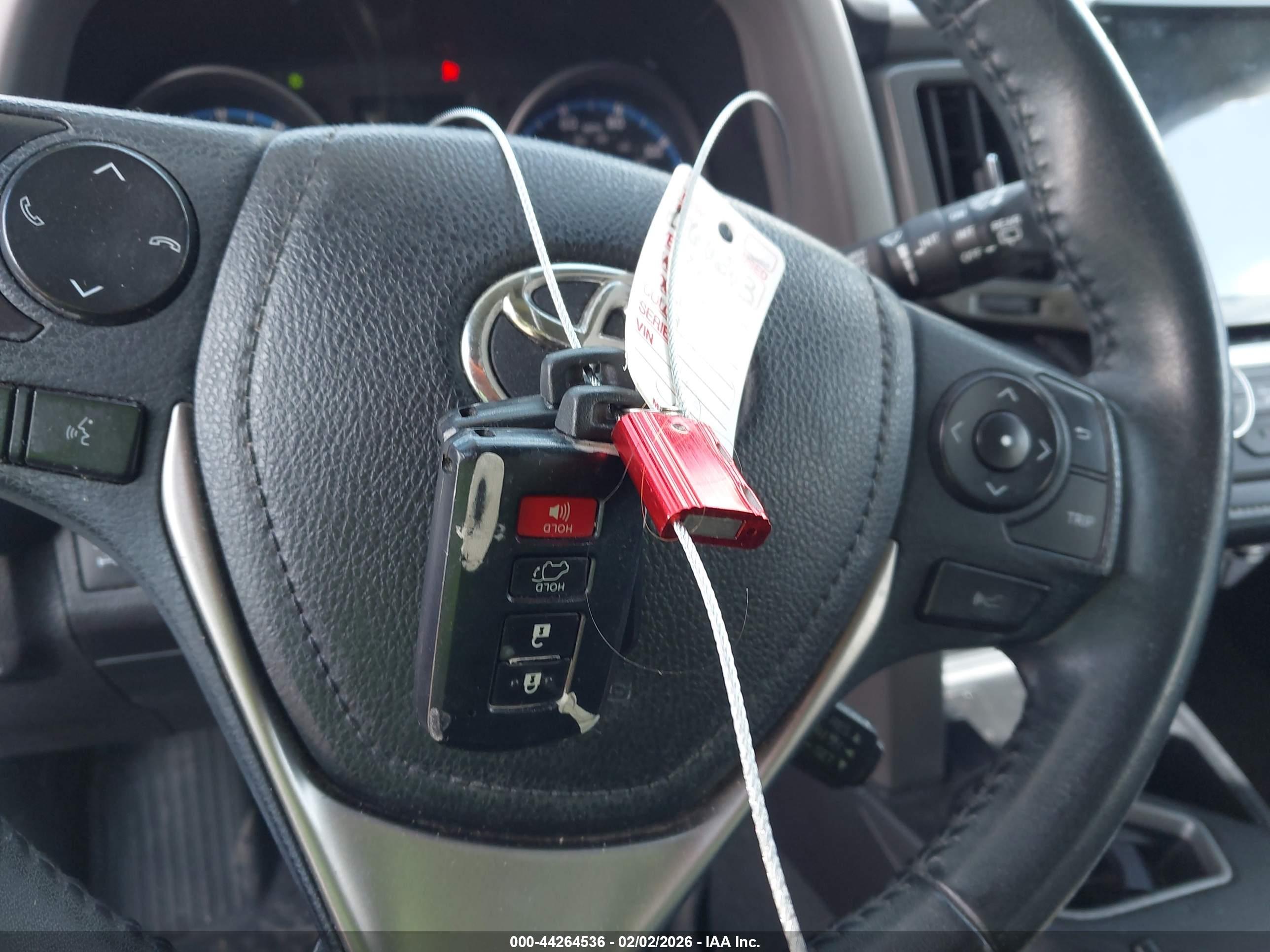 TOYOTA RAV4 image 11