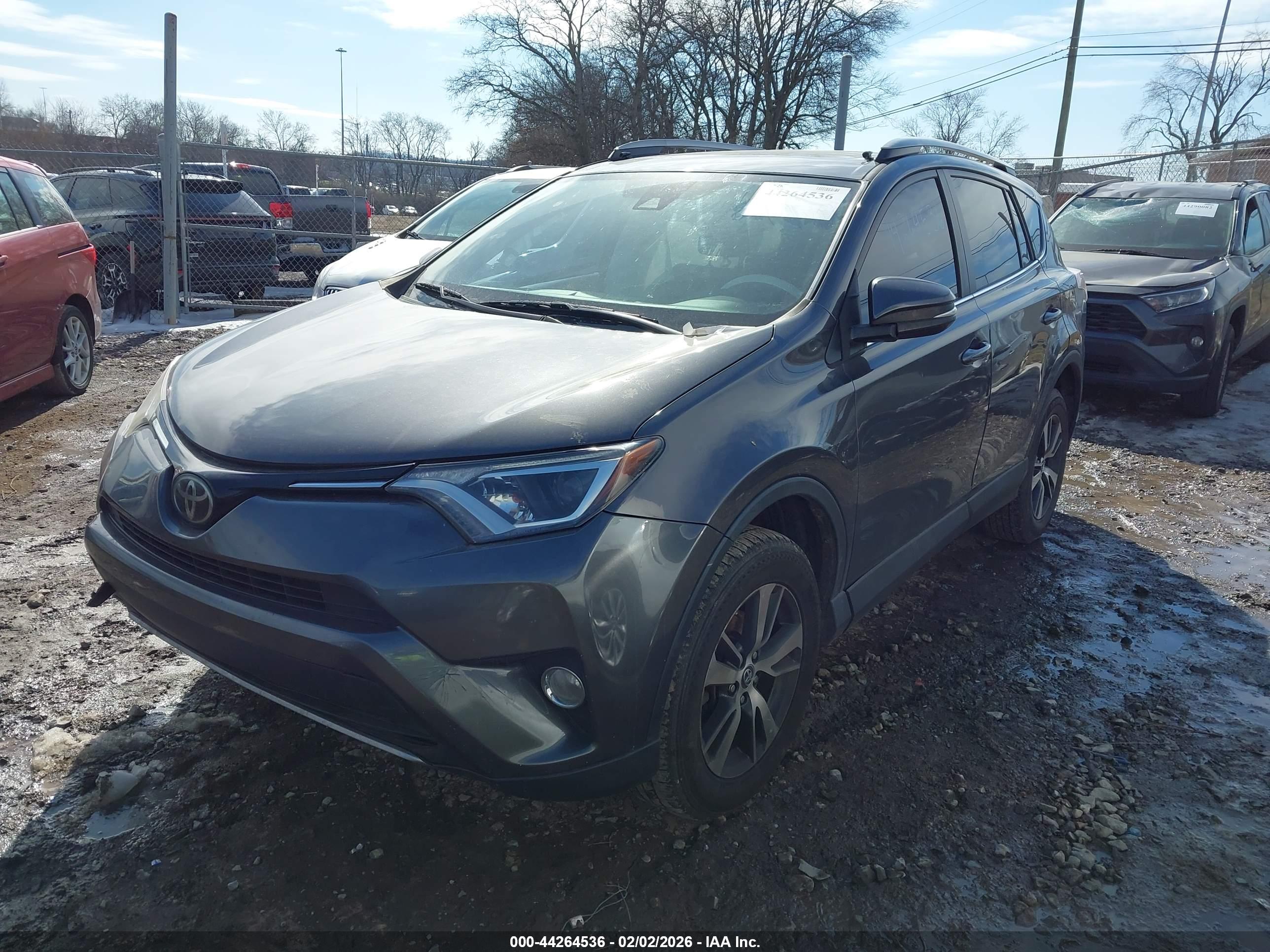 TOYOTA RAV4 image 2