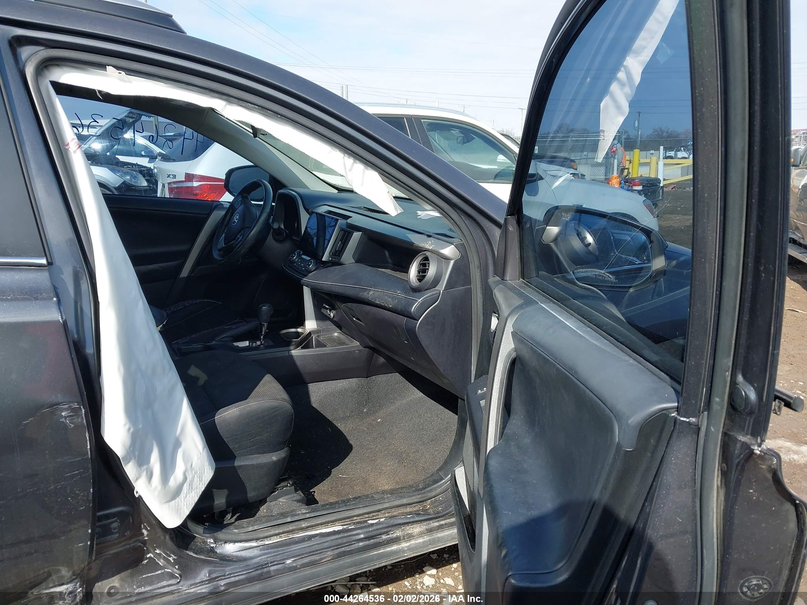 TOYOTA RAV4 image 5