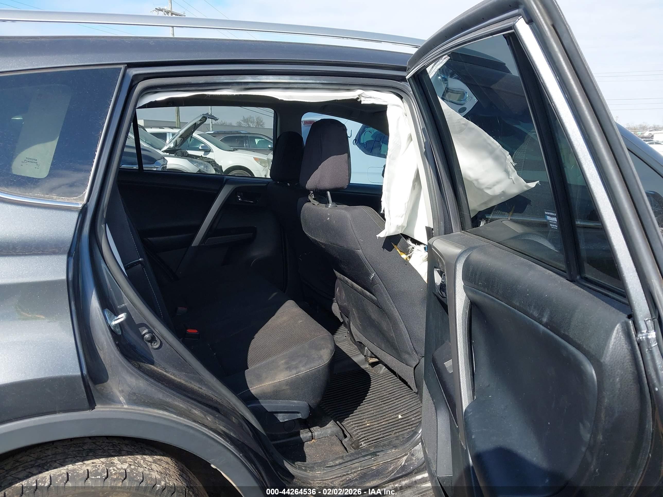 TOYOTA RAV4 image 8