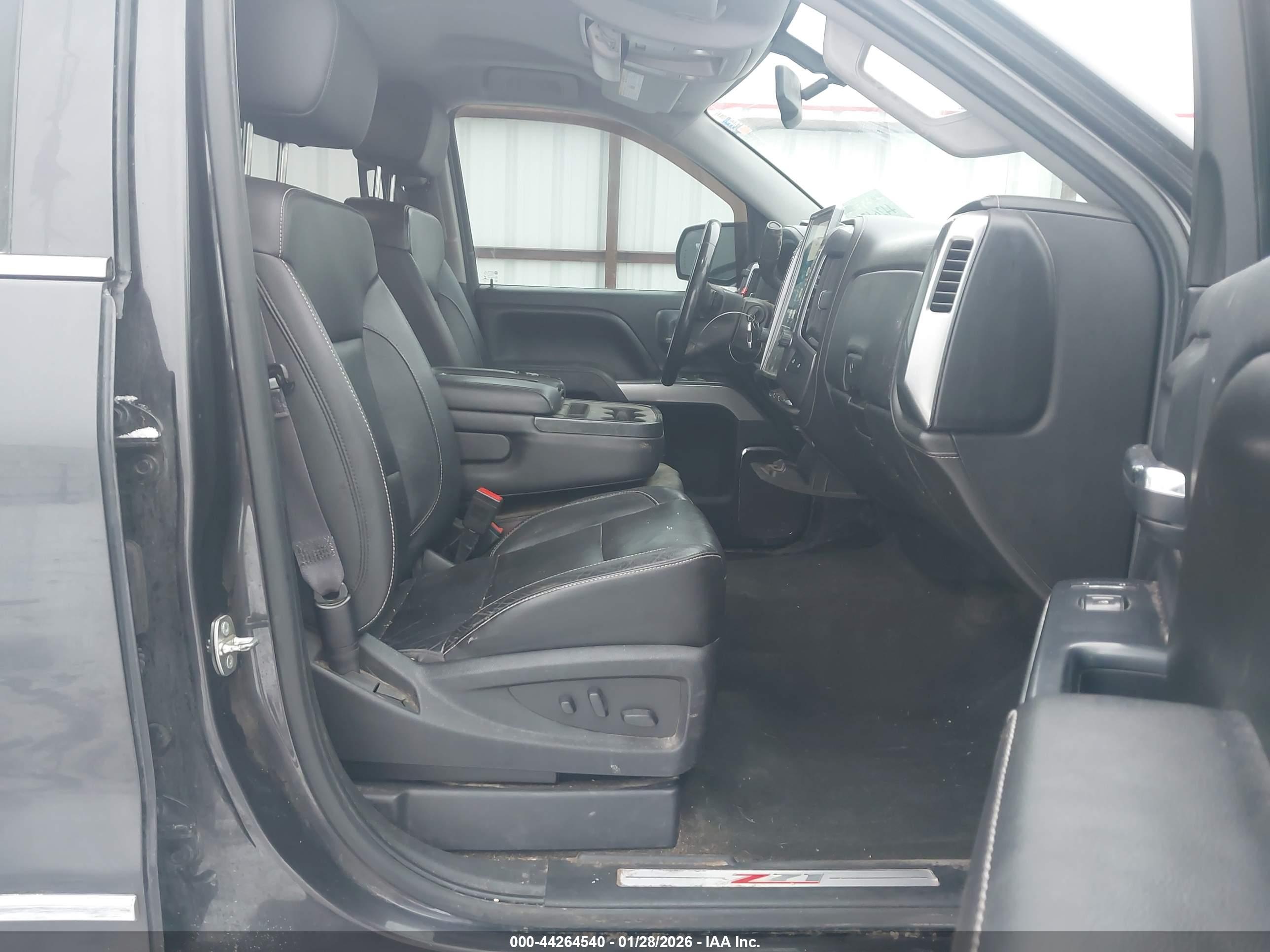 CHEVROLET SILVERADO image 5