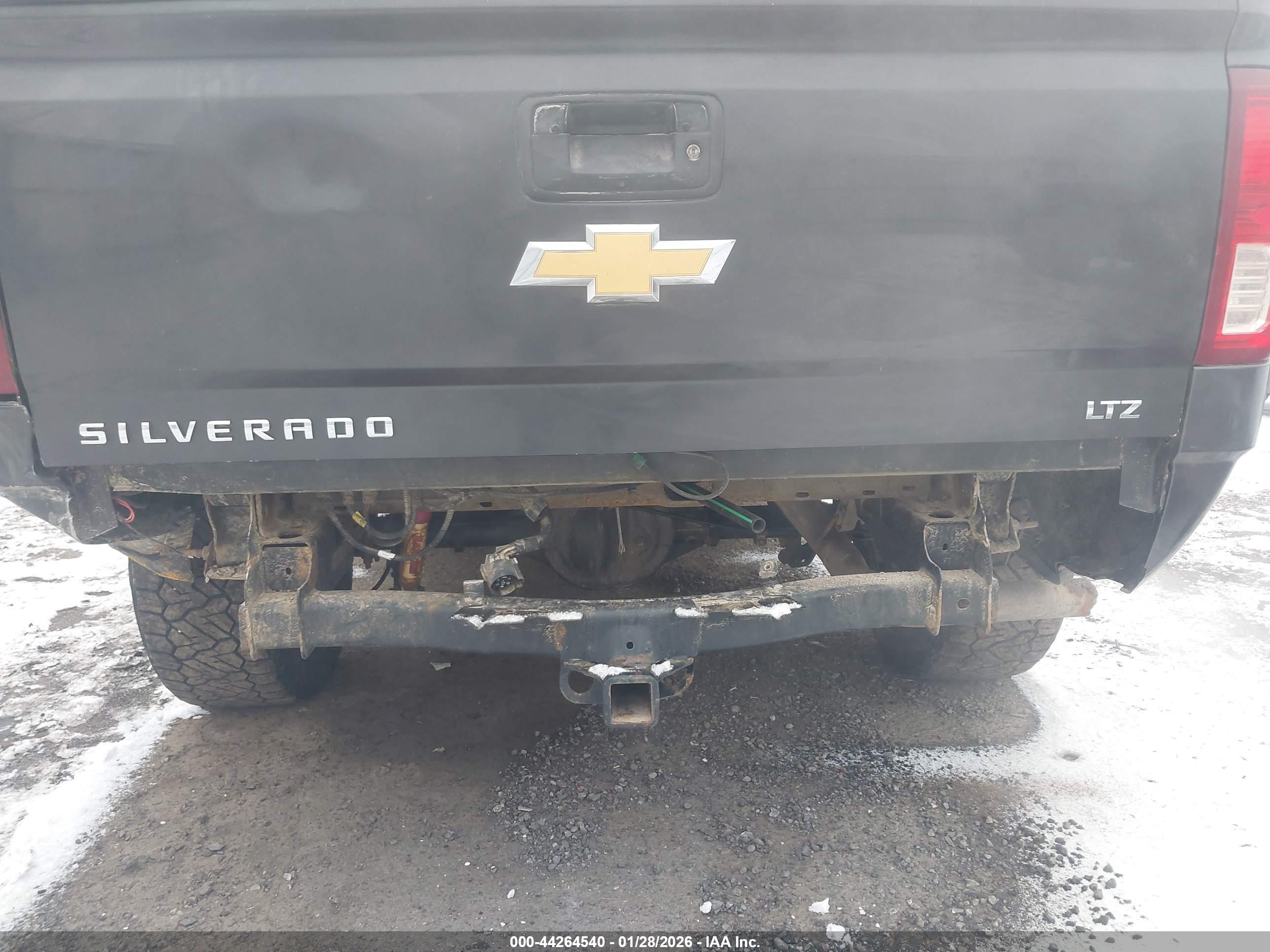 CHEVROLET SILVERADO image 6