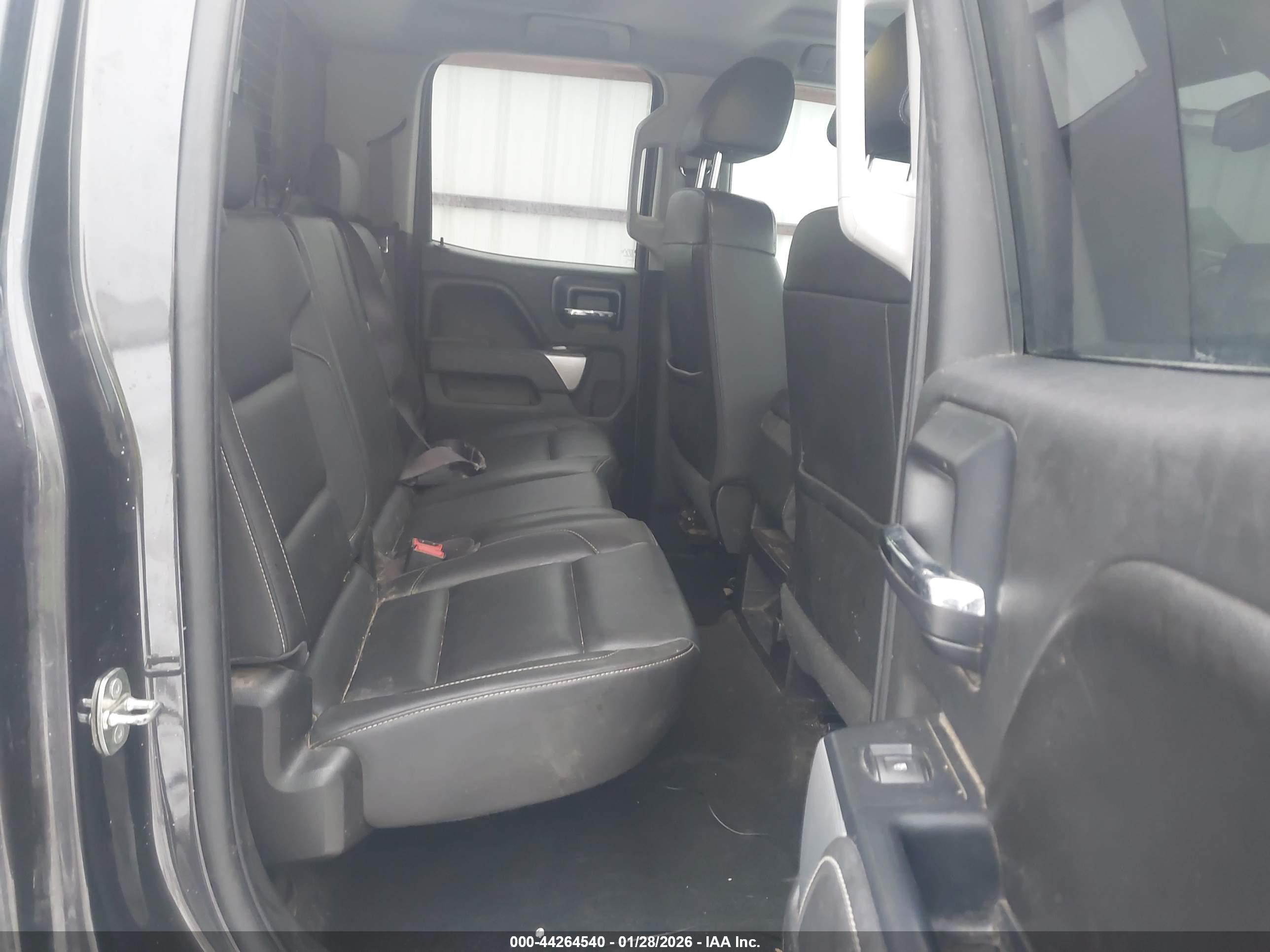 CHEVROLET SILVERADO image 8