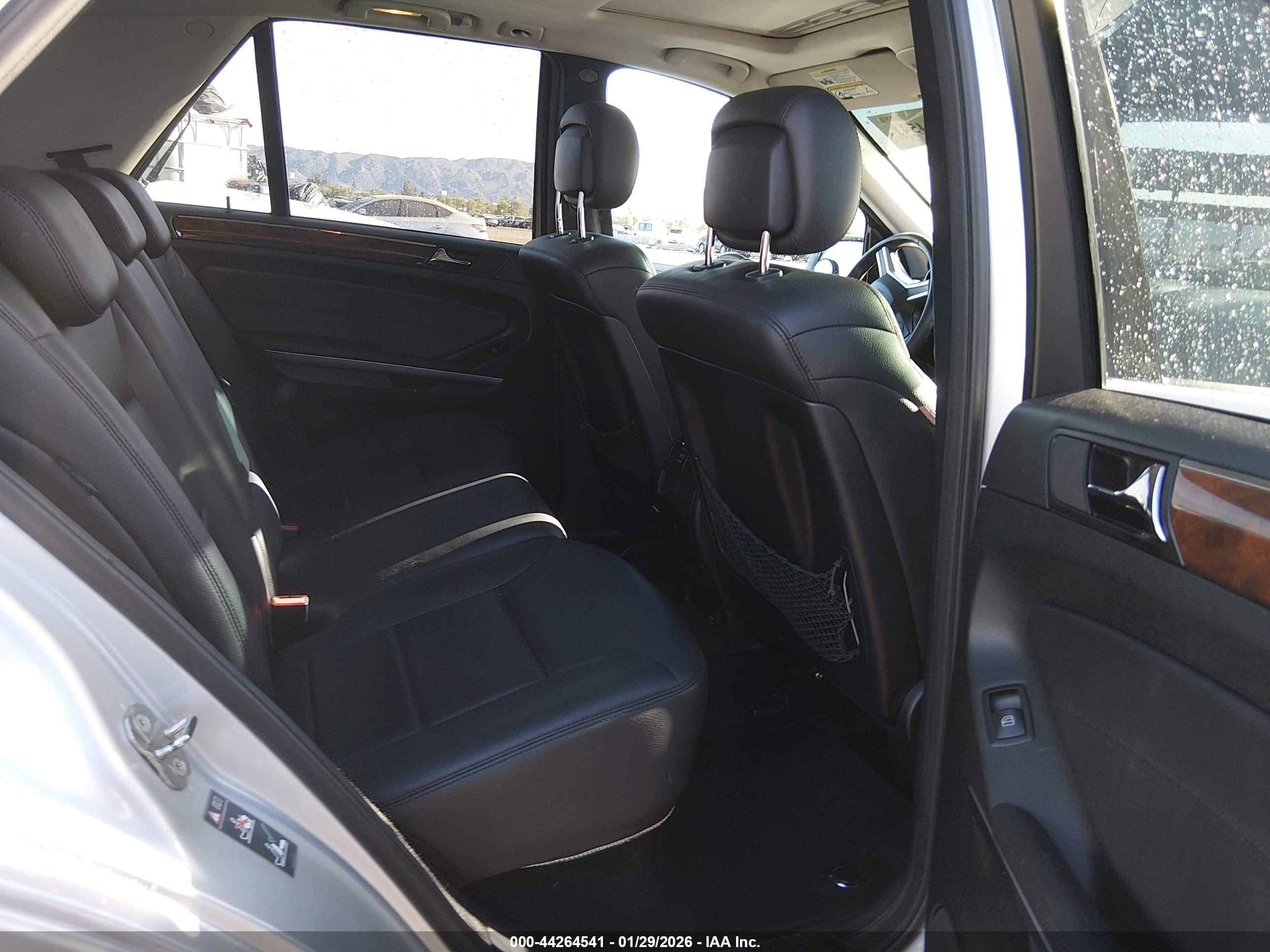 MERCEDES-BENZ ML image 8