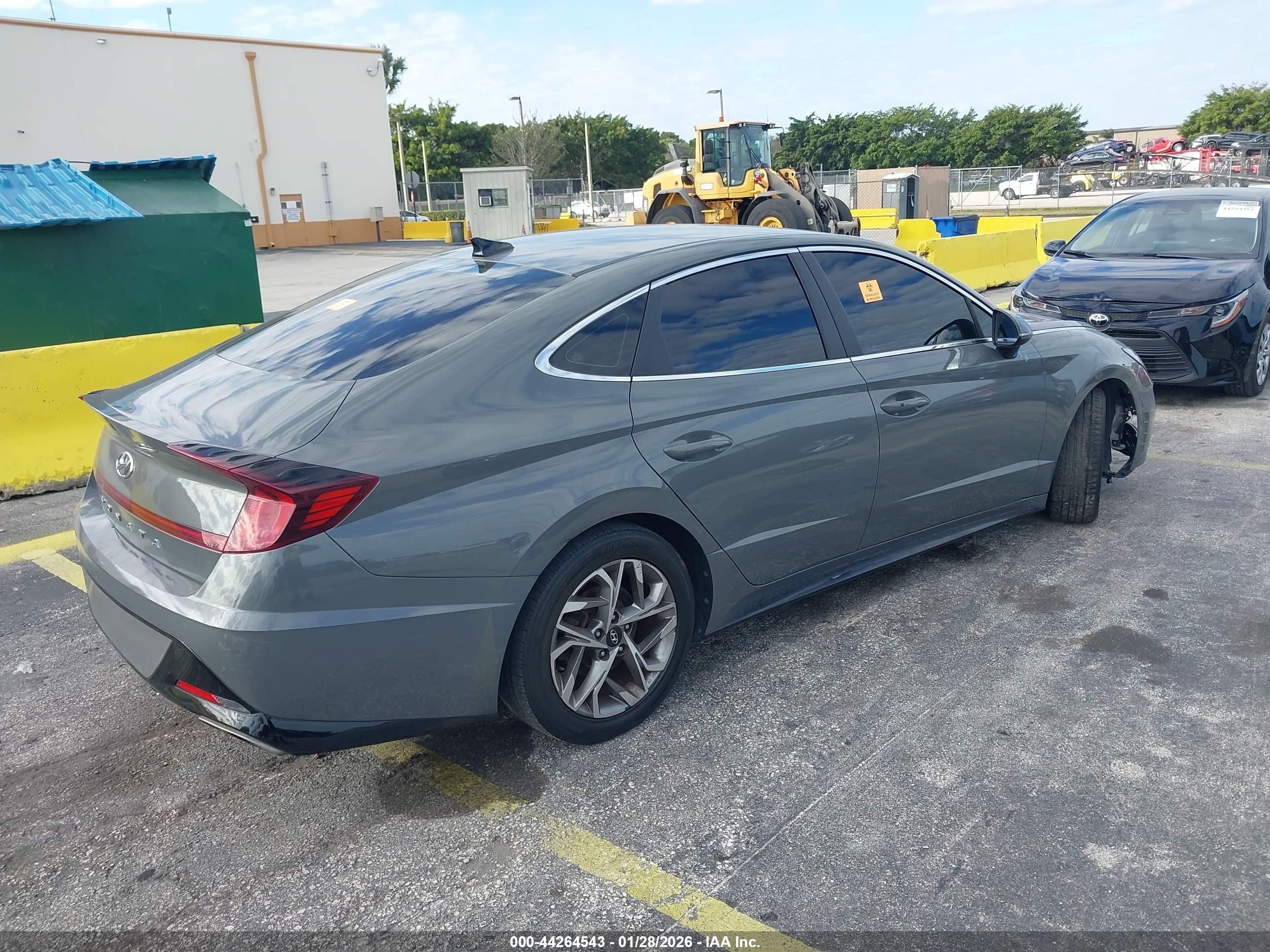 HYUNDAI SONATA image 4