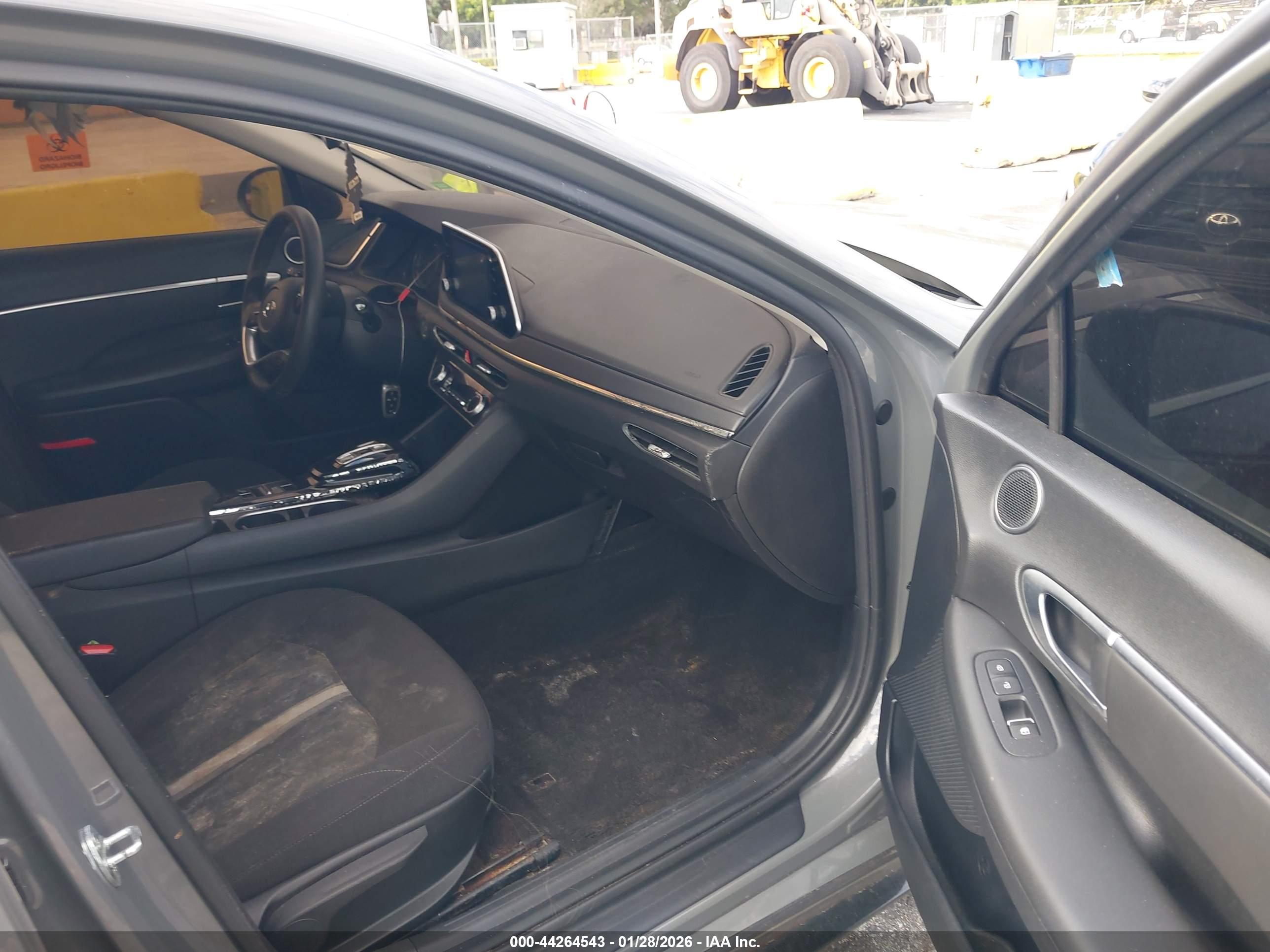 HYUNDAI SONATA image 5