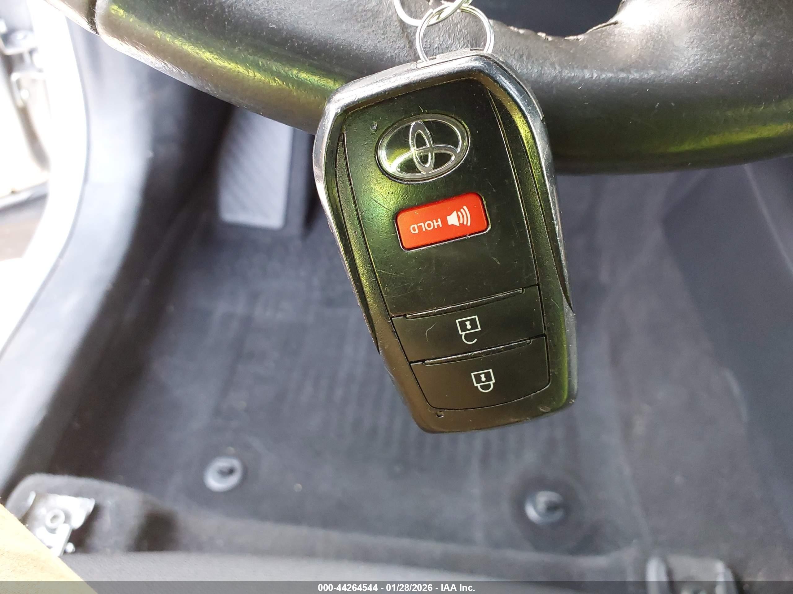 TOYOTA COROLLA image 11