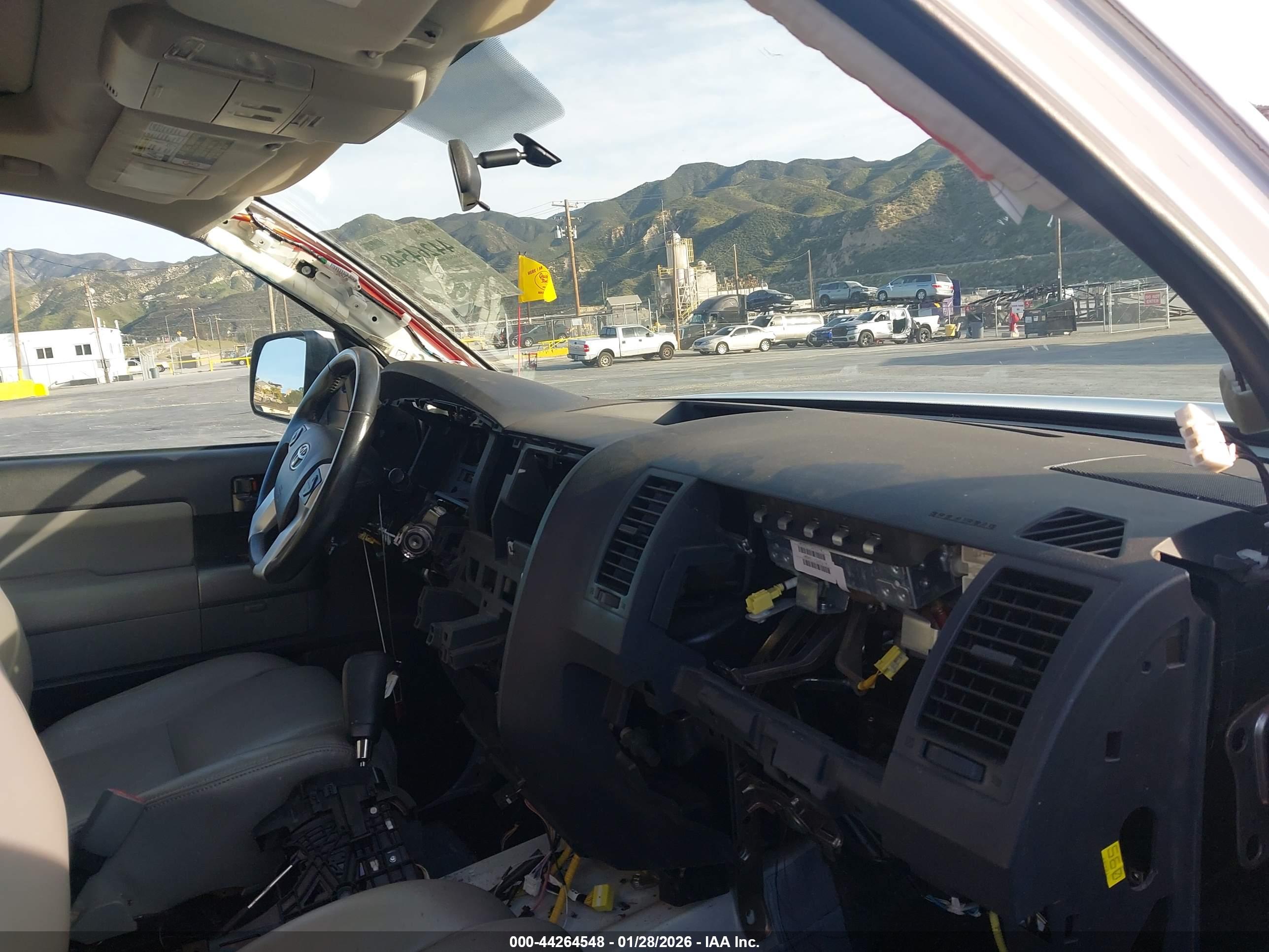 TOYOTA SEQUOIA image 6