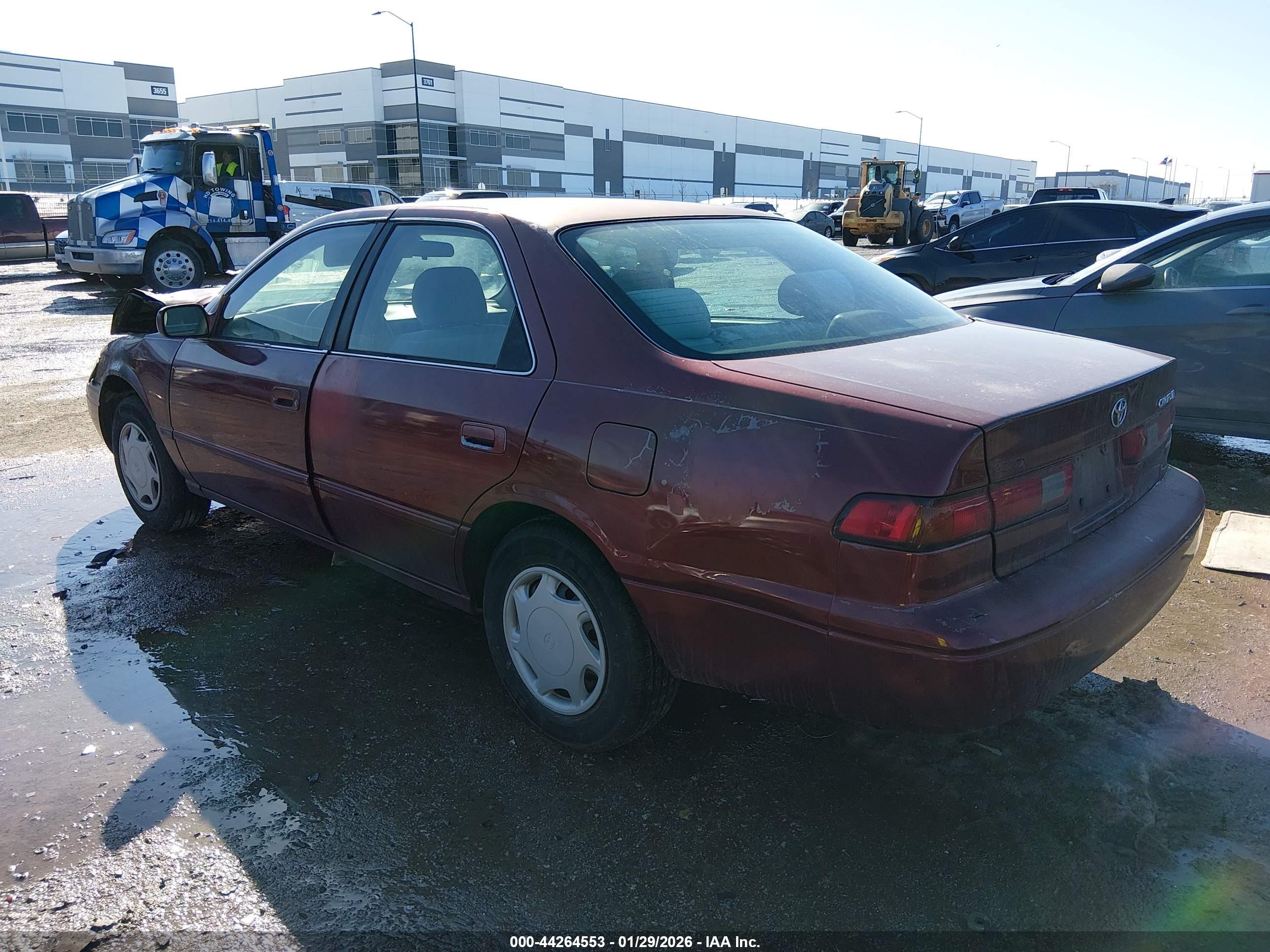 TOYOTA CAMRY image 3