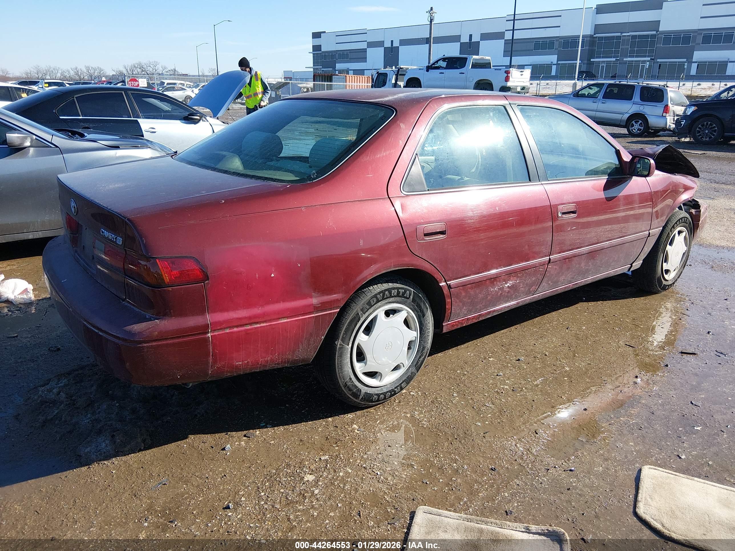 TOYOTA CAMRY image 4