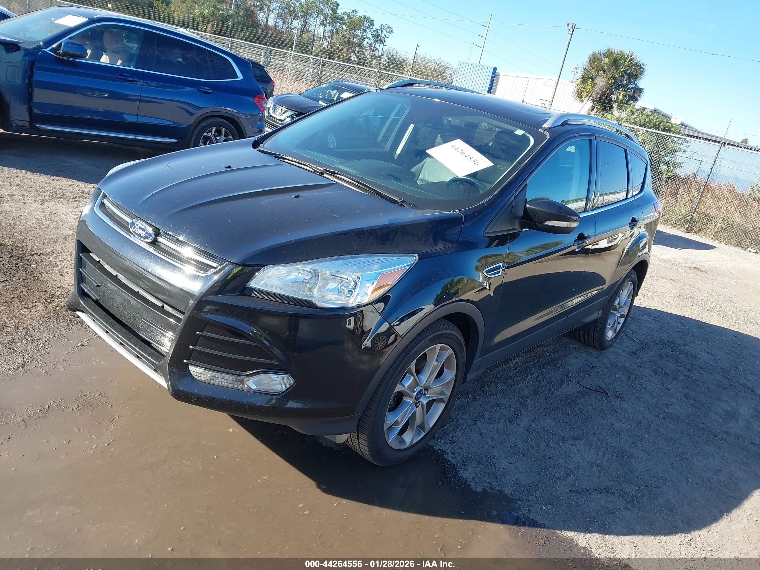 FORD ESCAPE image 2
