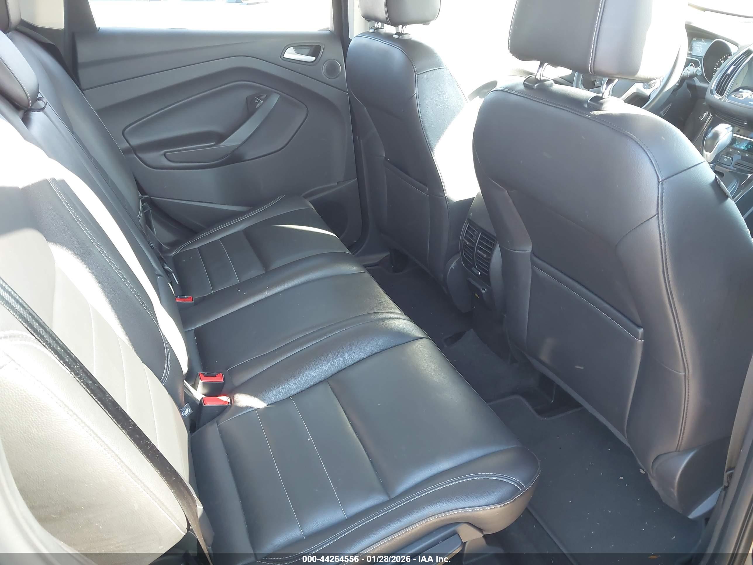 FORD ESCAPE image 8