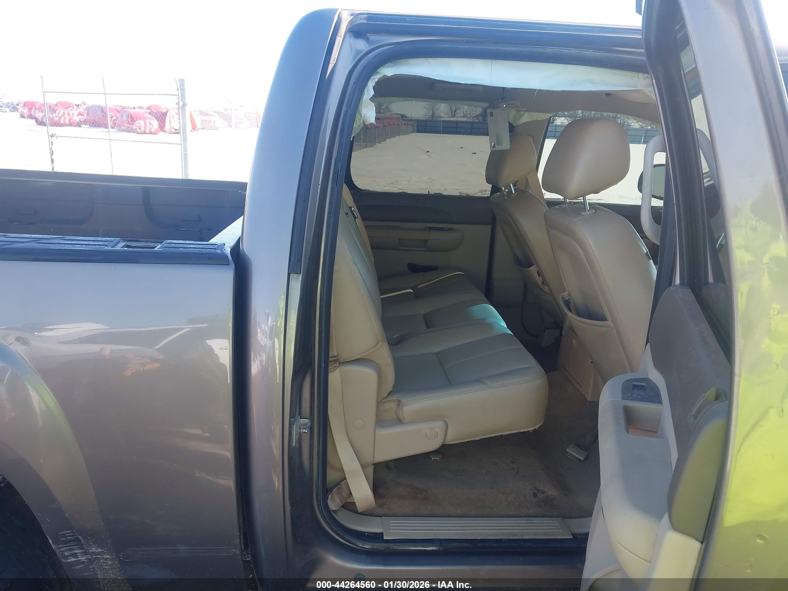 GMC SIERRA image 8