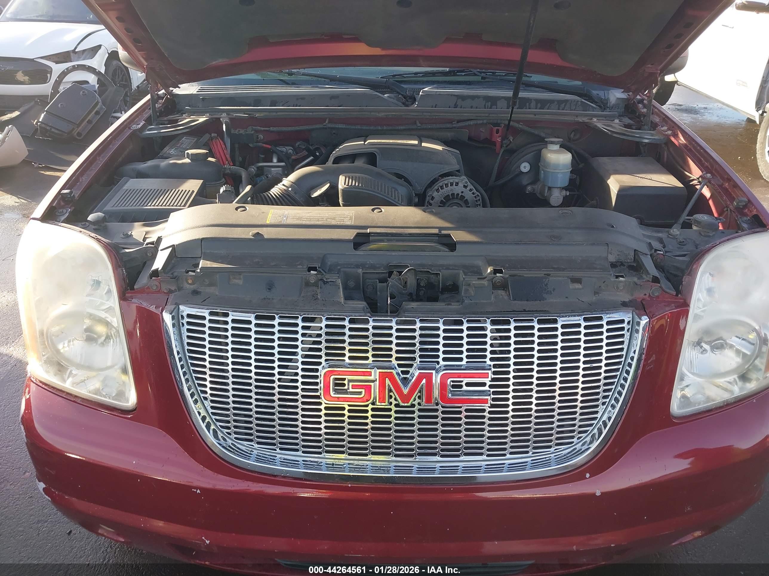 GMC YUKON image 10