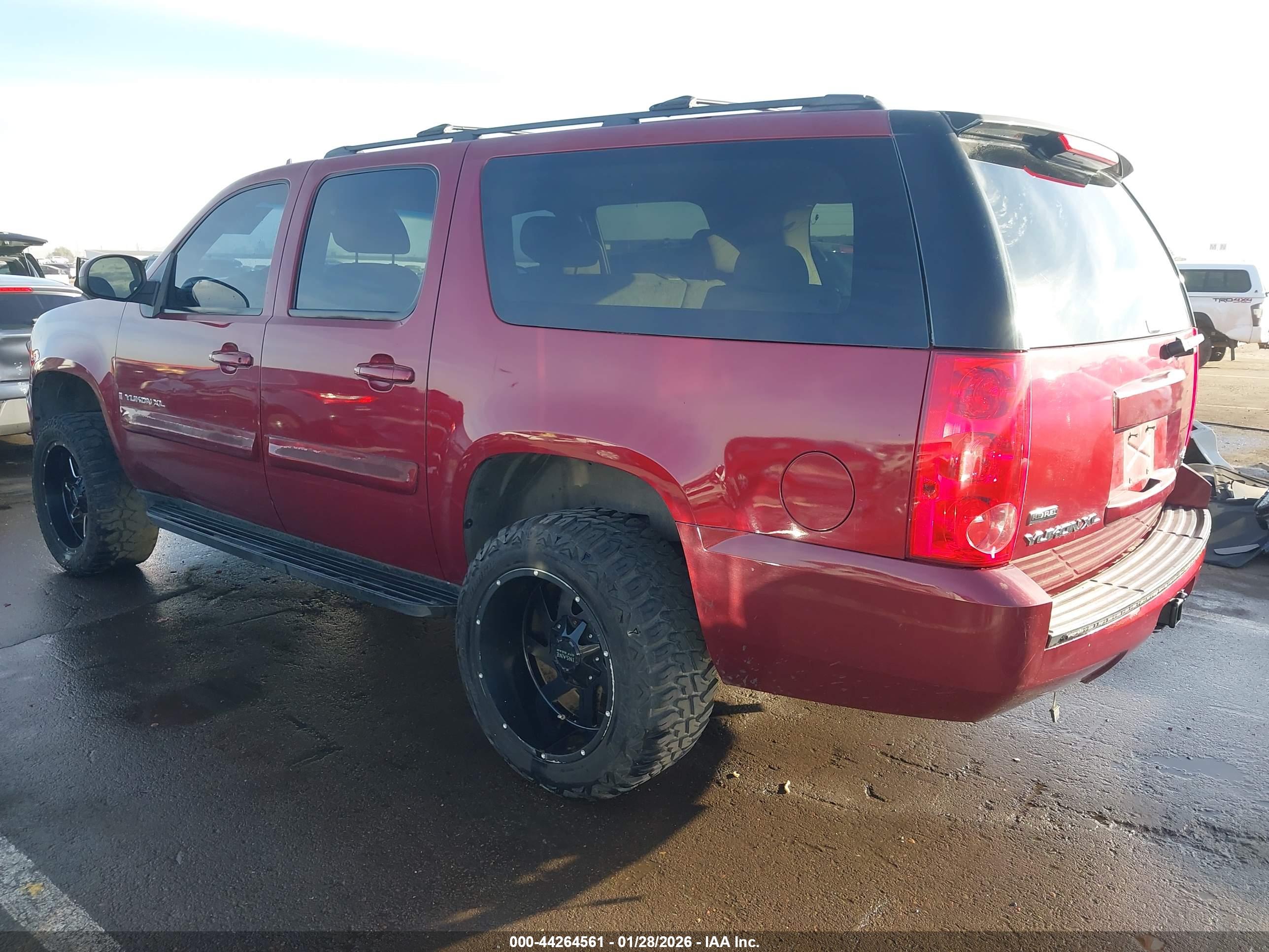 GMC YUKON image 3