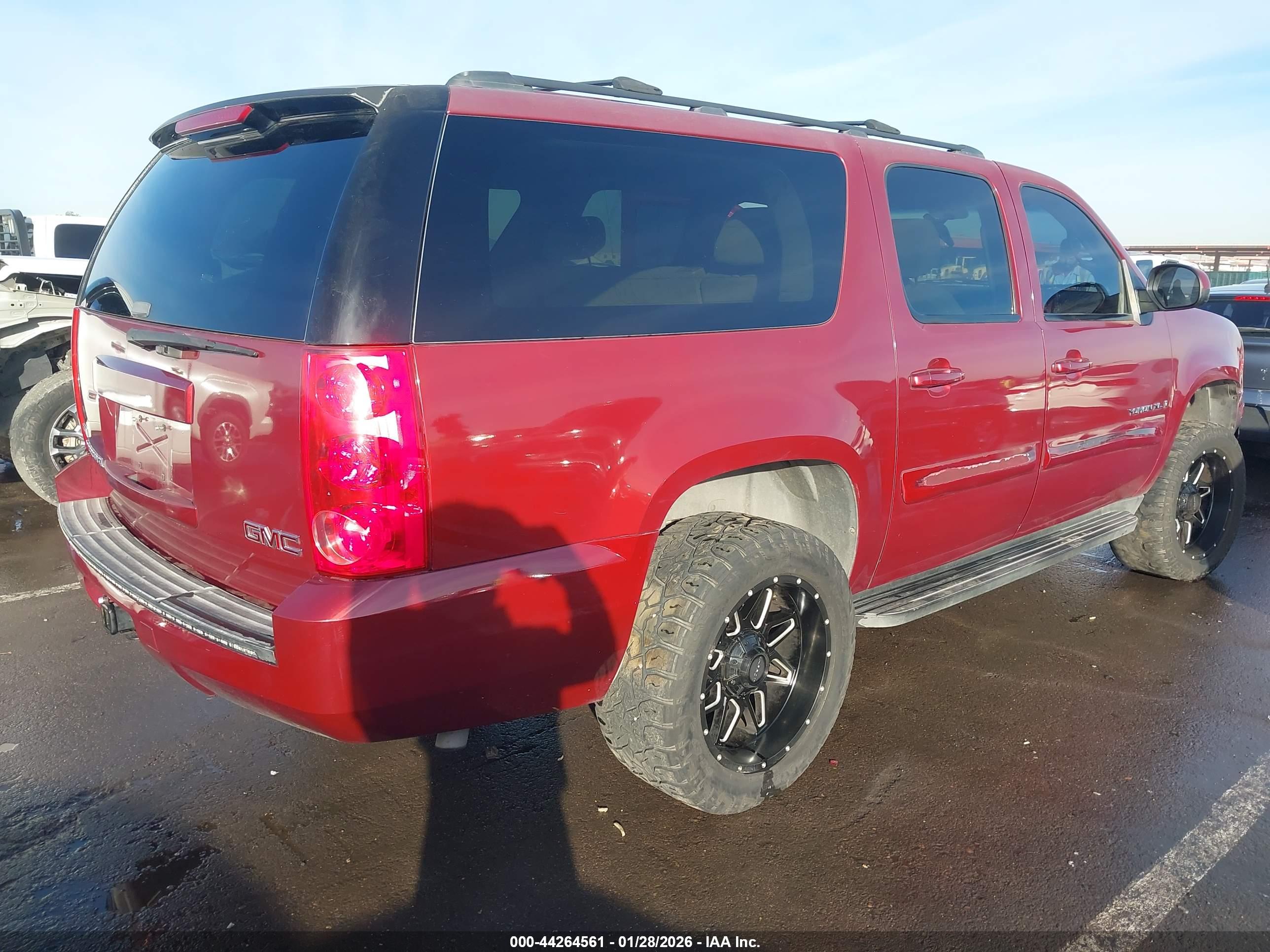GMC YUKON image 4
