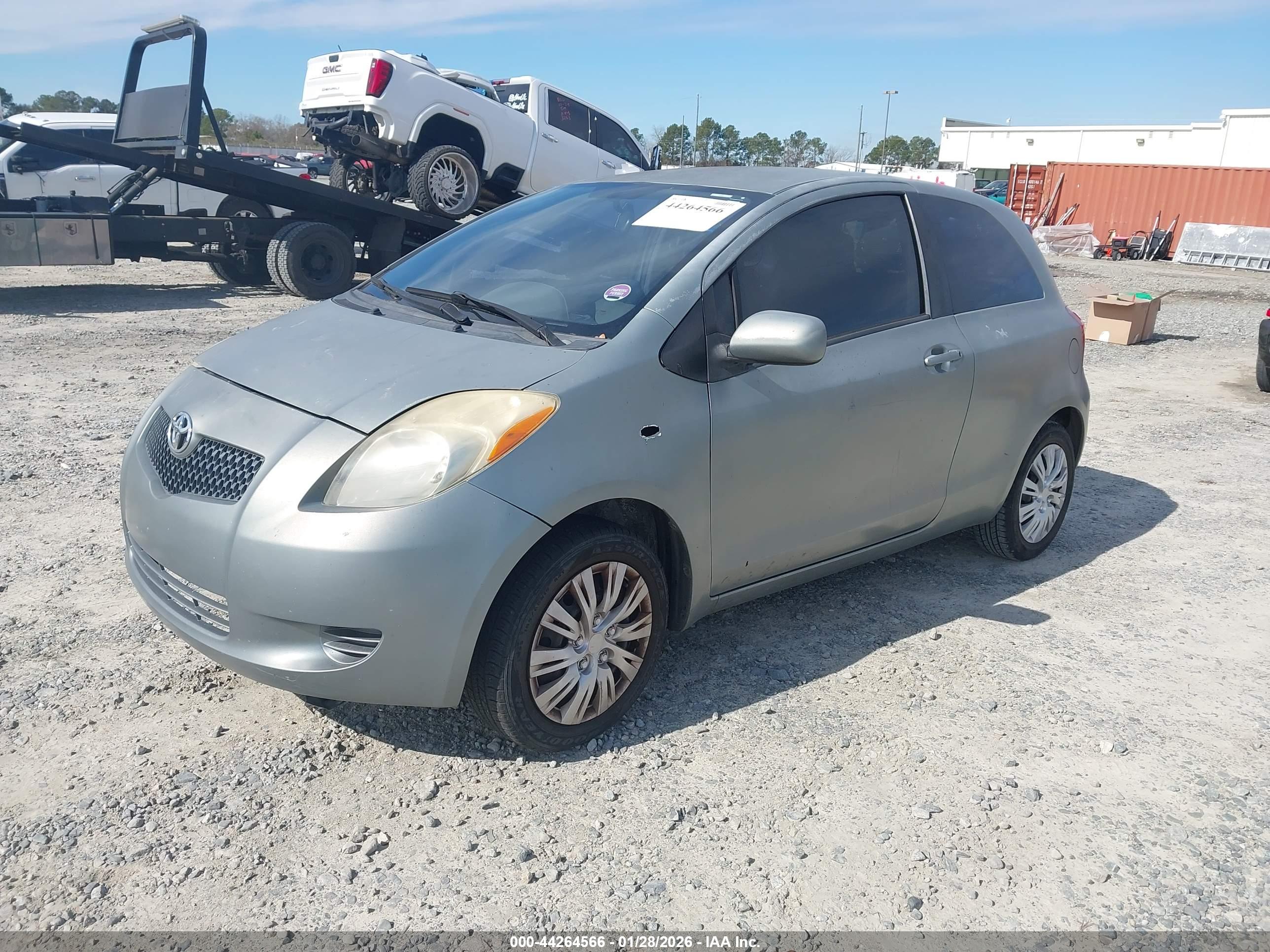 TOYOTA YARIS image 2