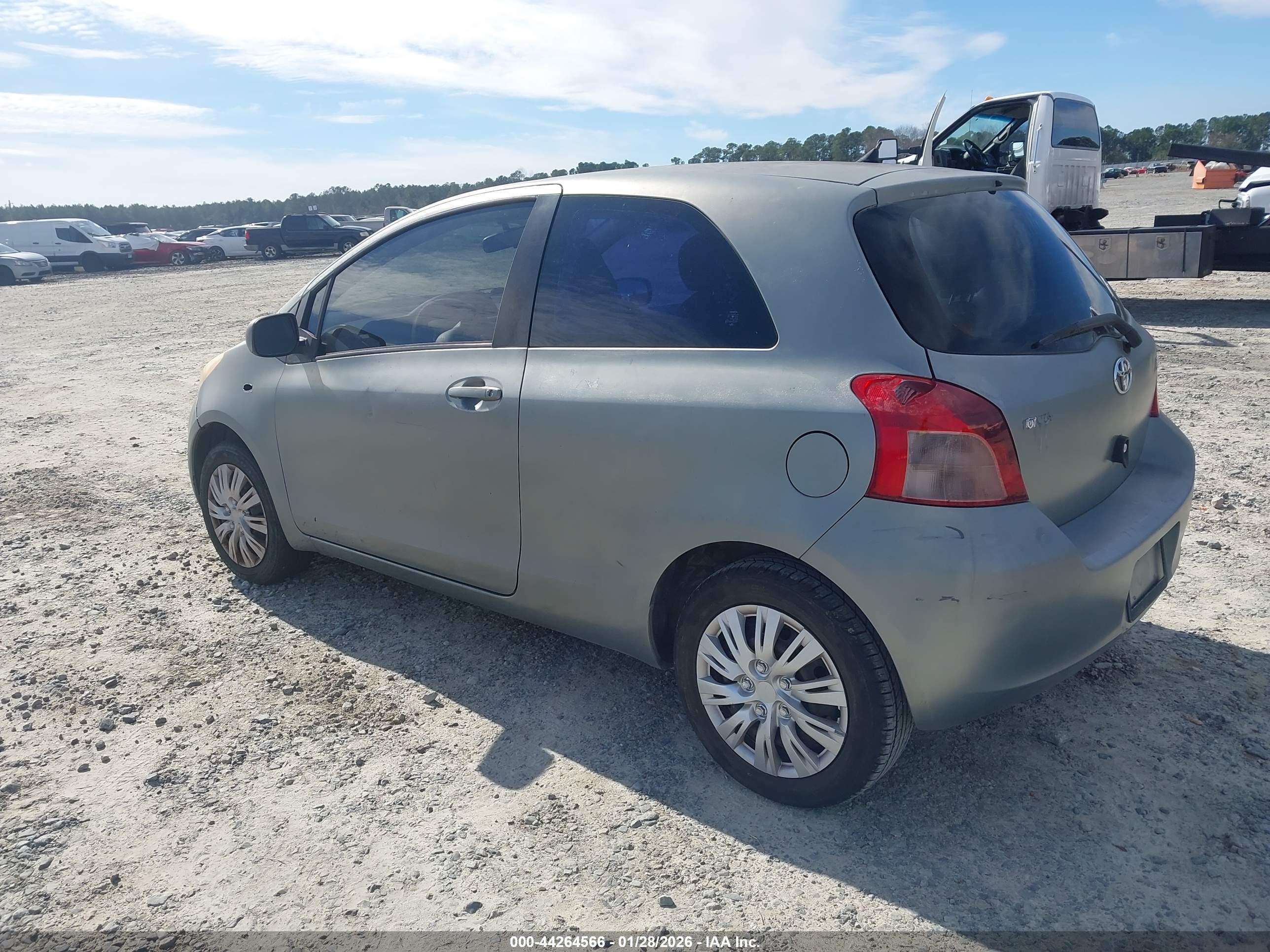 TOYOTA YARIS image 3