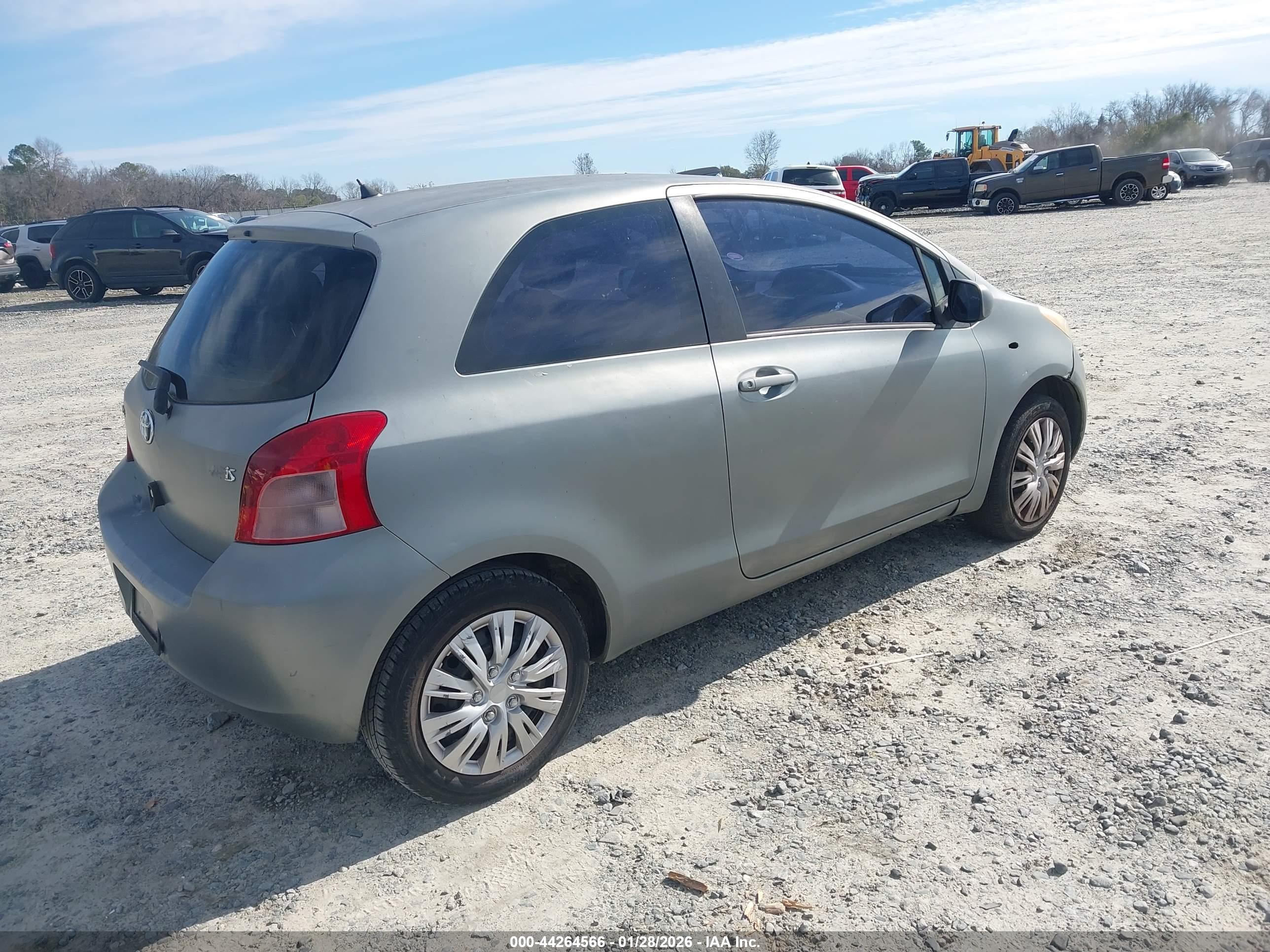 TOYOTA YARIS image 4