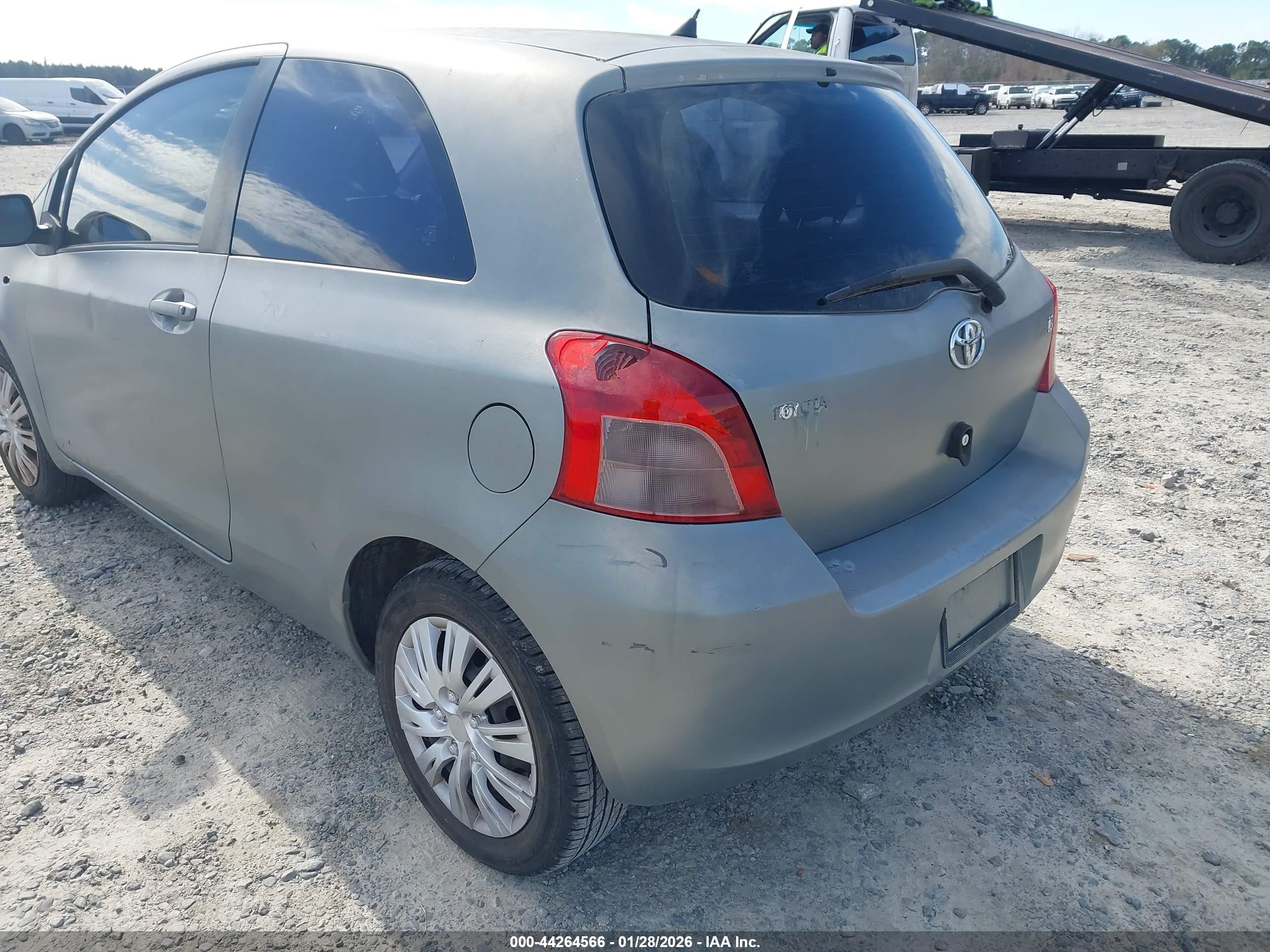 TOYOTA YARIS image 6